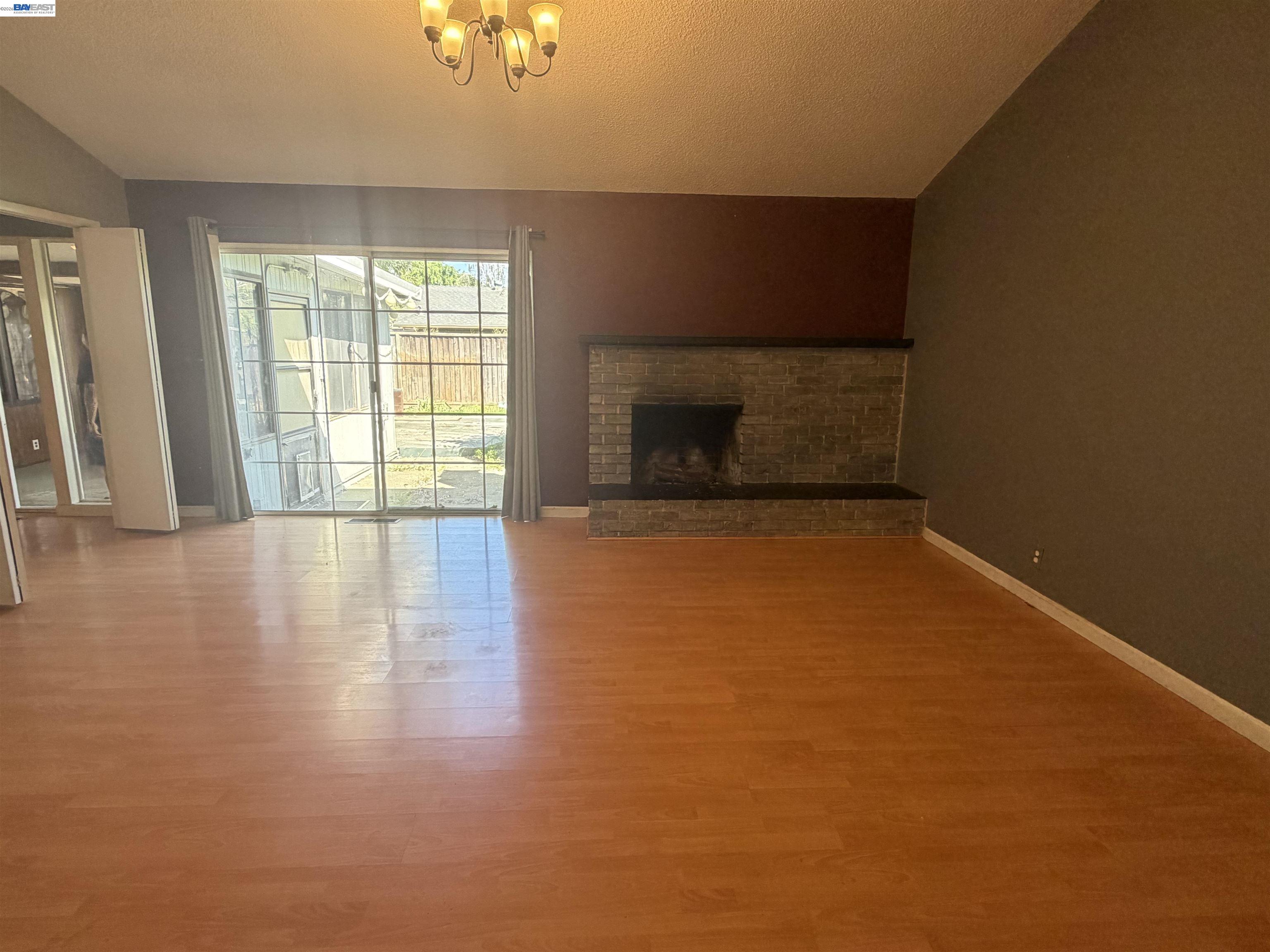 Detail Gallery Image 8 of 17 For 6404 Camden Ave, San Jose,  CA 95120 - 4 Beds | 2 Baths