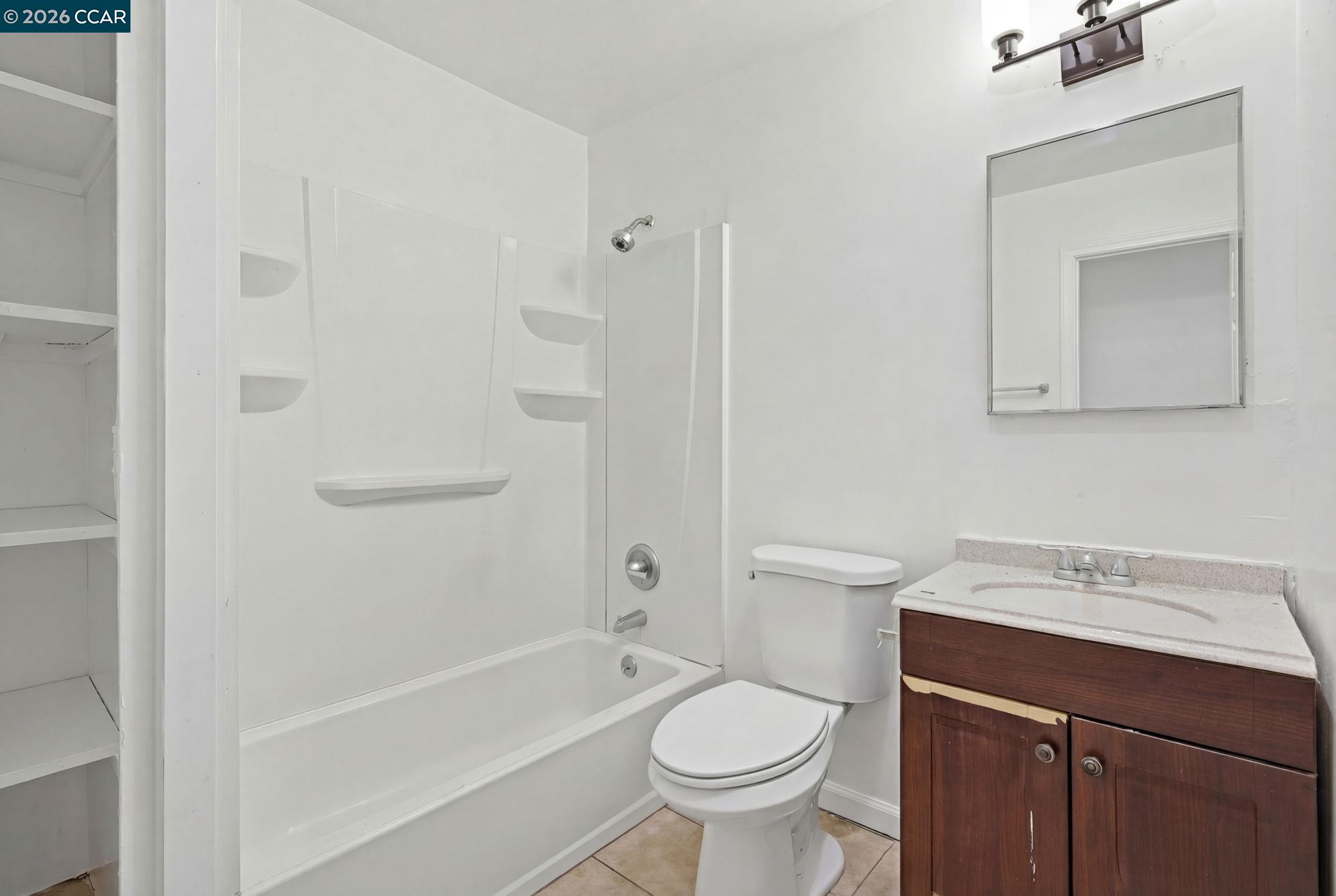 Detail Gallery Image 22 of 29 For 6719 Eastlawn St, Oakland,  CA 94621 - 3 Beds | 1 Baths