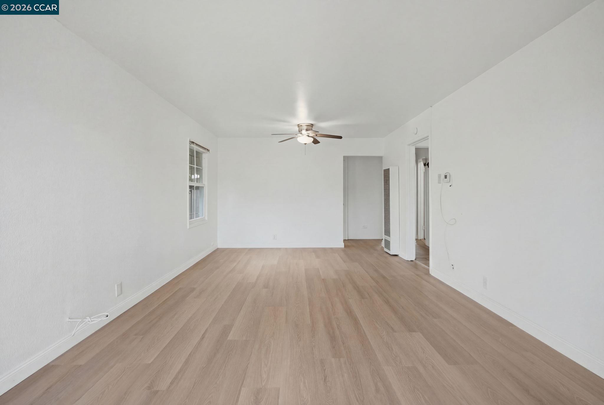 Detail Gallery Image 6 of 29 For 6719 Eastlawn St, Oakland,  CA 94621 - 3 Beds | 1 Baths