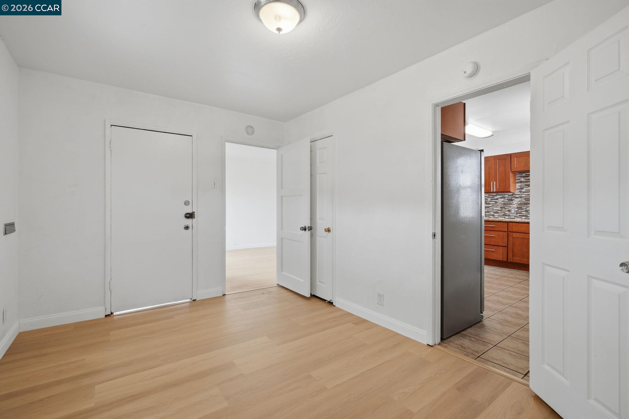 Detail Gallery Image 9 of 29 For 6719 Eastlawn St, Oakland,  CA 94621 - 3 Beds | 1 Baths