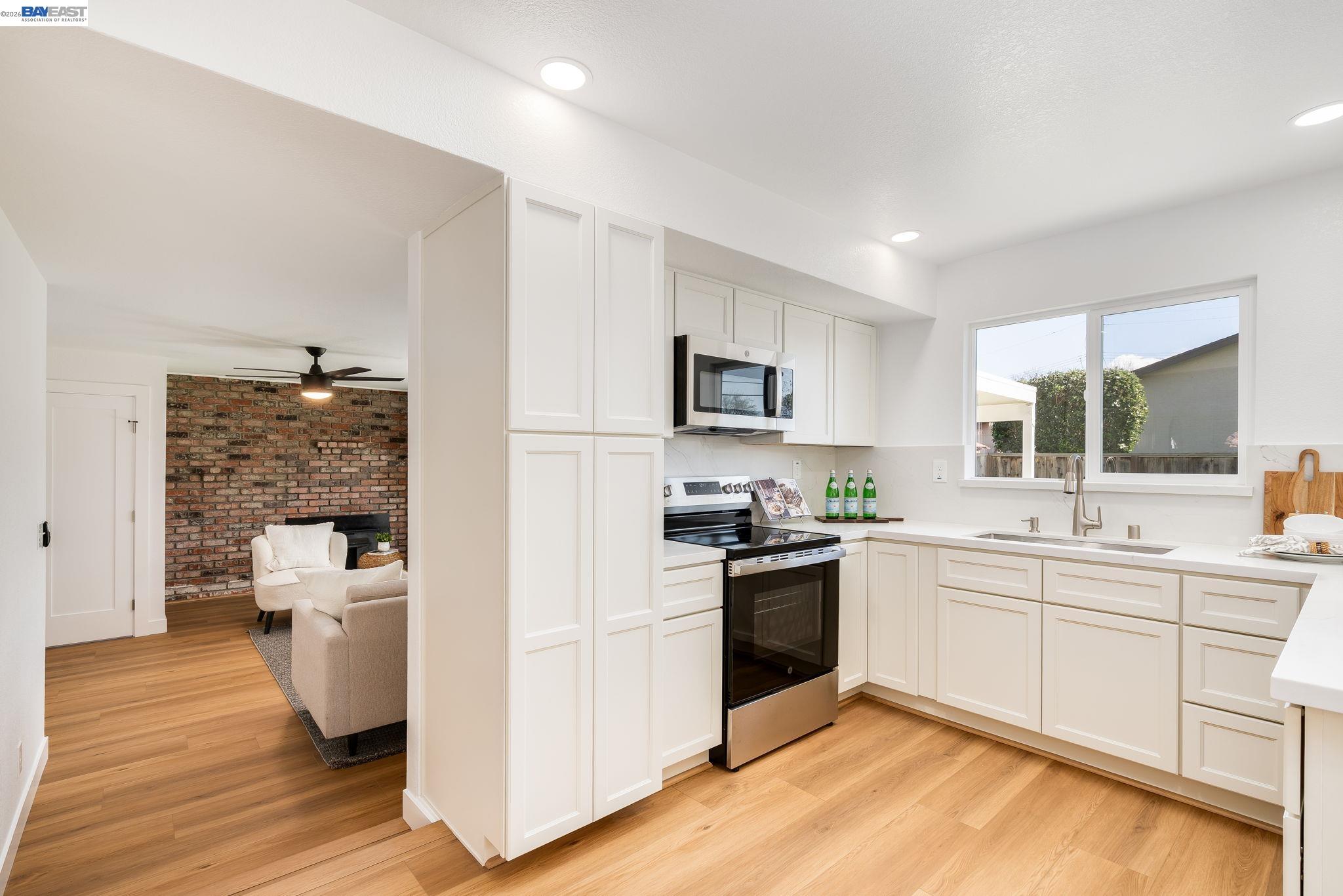 Detail Gallery Image 15 of 45 For 7172 Amador Valley Blvd, Dublin,  CA 94568 - 4 Beds | 2/1 Baths