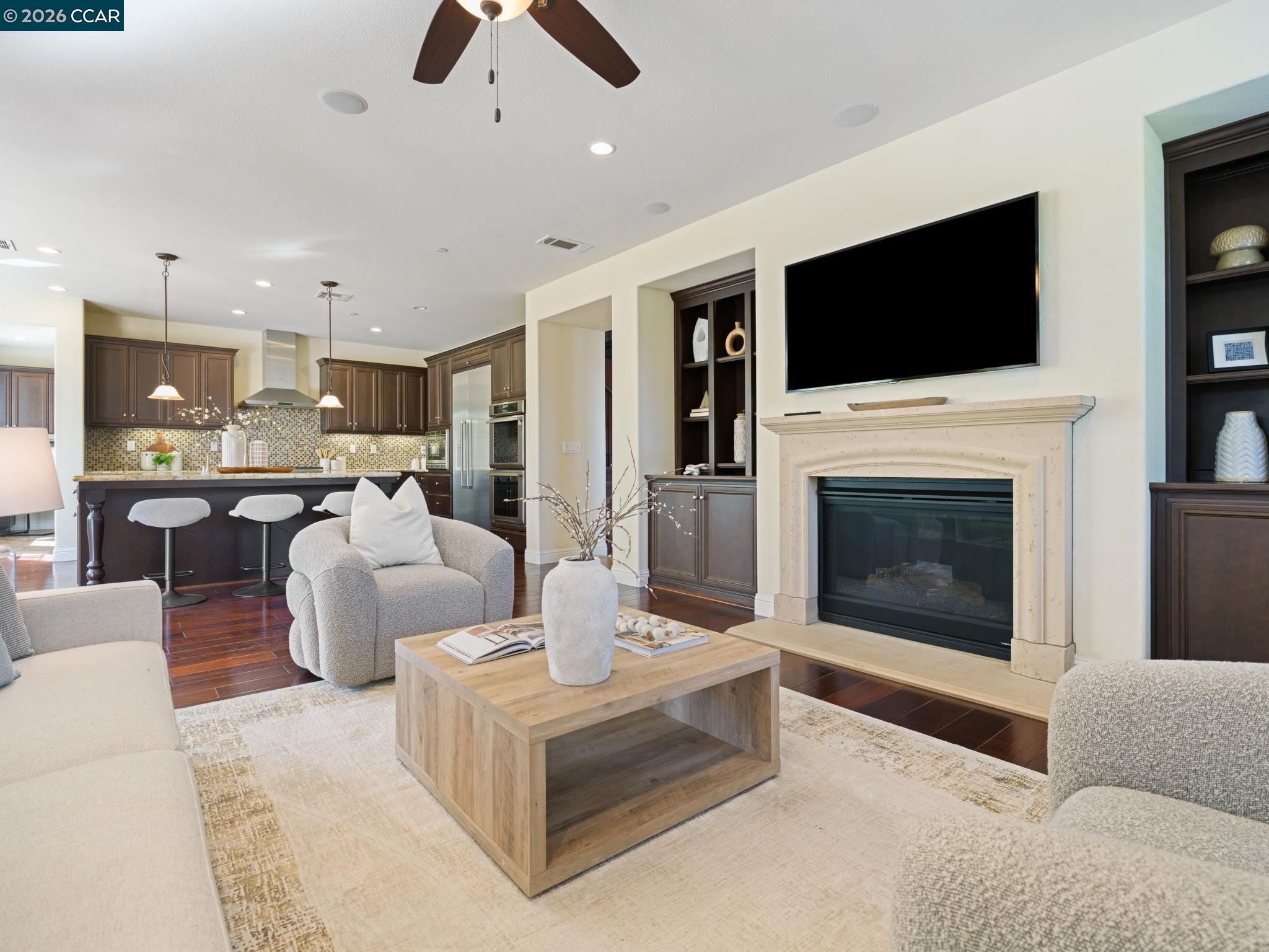 Detail Gallery Image 13 of 60 For 2854 Lowell Ct, San Jose,  CA 95121 - 5 Beds | 4/1 Baths