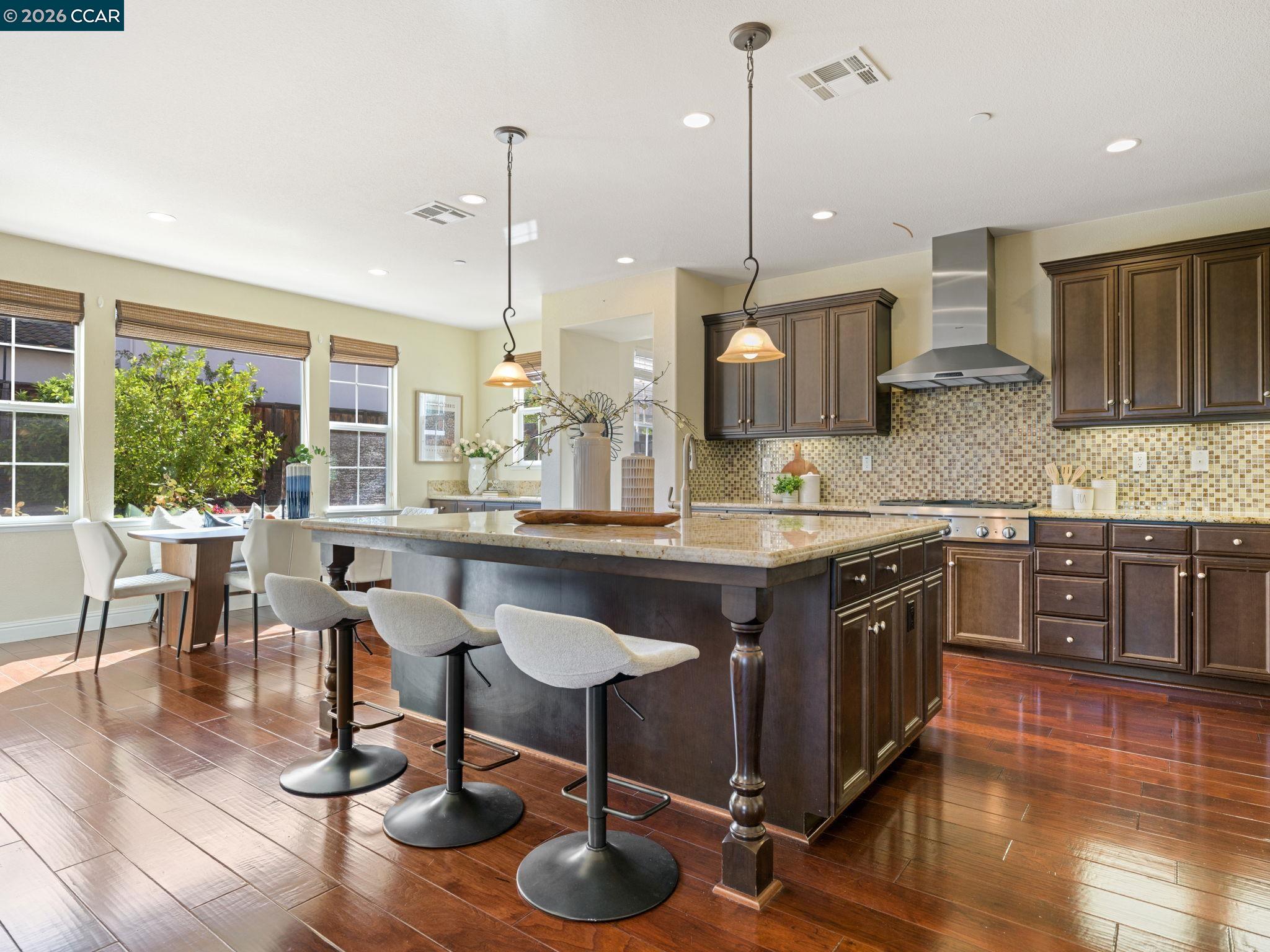 Detail Gallery Image 16 of 60 For 2854 Lowell Ct, San Jose,  CA 95121 - 5 Beds | 4/1 Baths