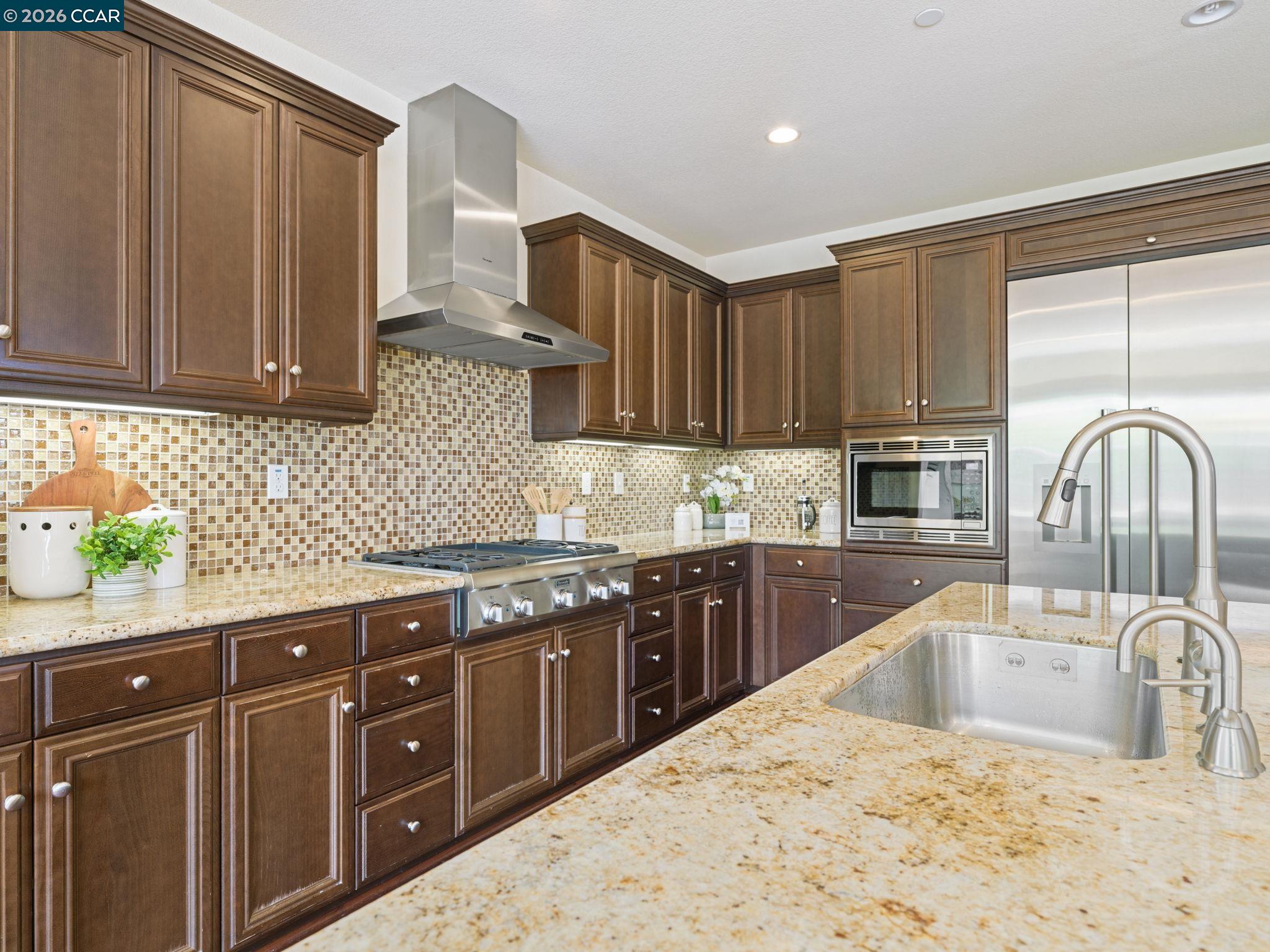 Detail Gallery Image 17 of 60 For 2854 Lowell Ct, San Jose,  CA 95121 - 5 Beds | 4/1 Baths