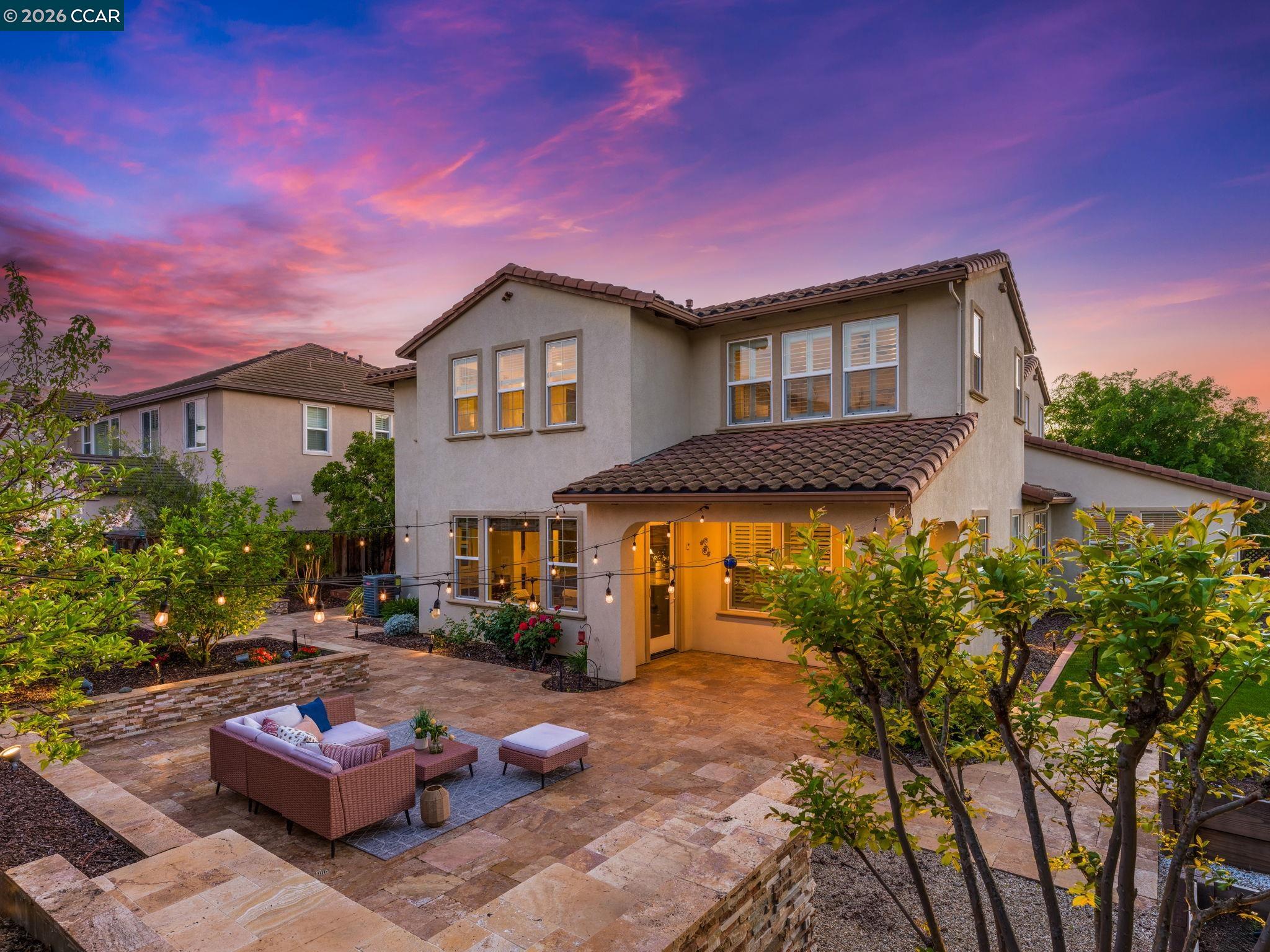 Detail Gallery Image 3 of 60 For 2854 Lowell Ct, San Jose,  CA 95121 - 5 Beds | 4/1 Baths