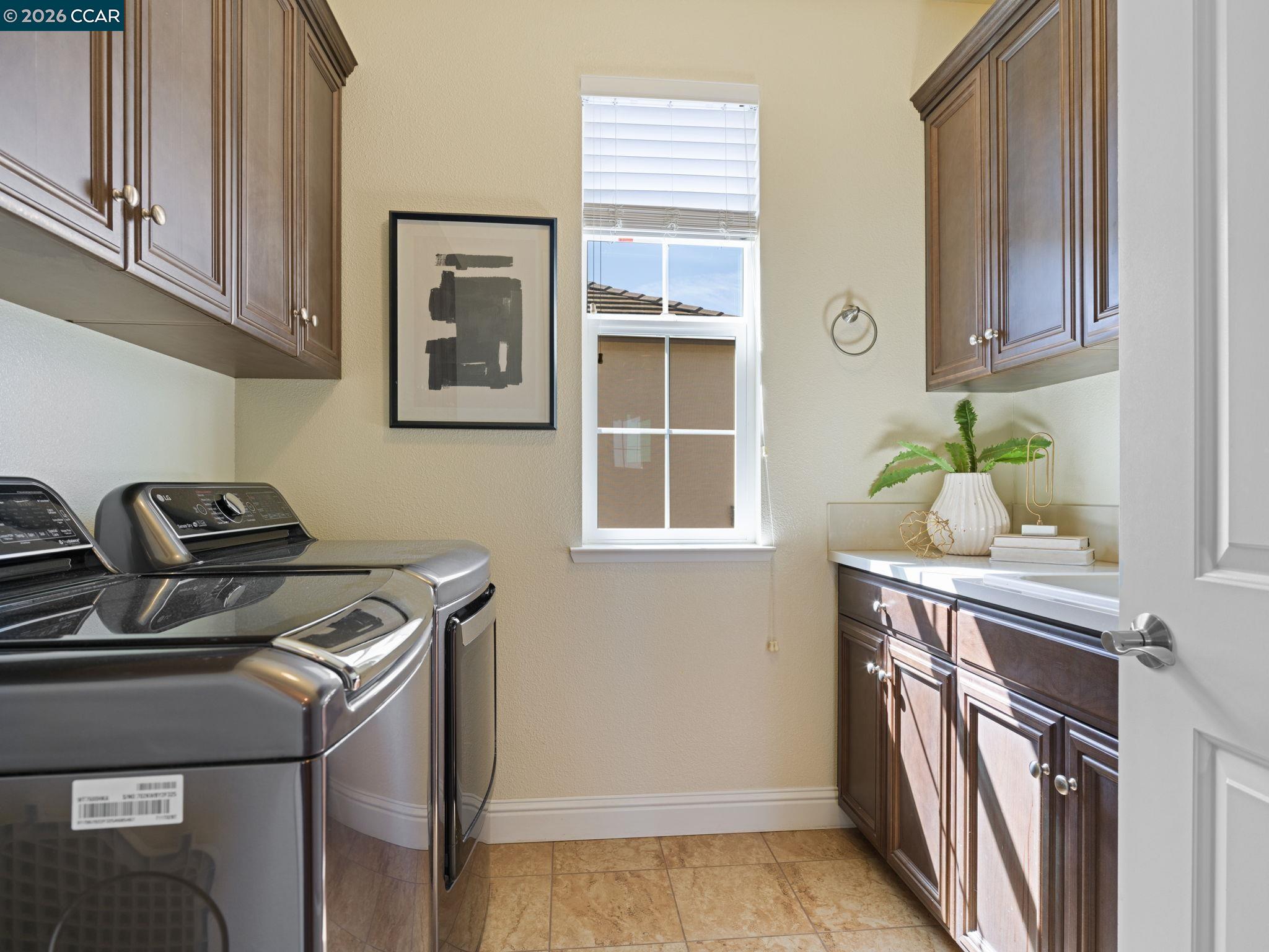 Detail Gallery Image 40 of 60 For 2854 Lowell Ct, San Jose,  CA 95121 - 5 Beds | 4/1 Baths