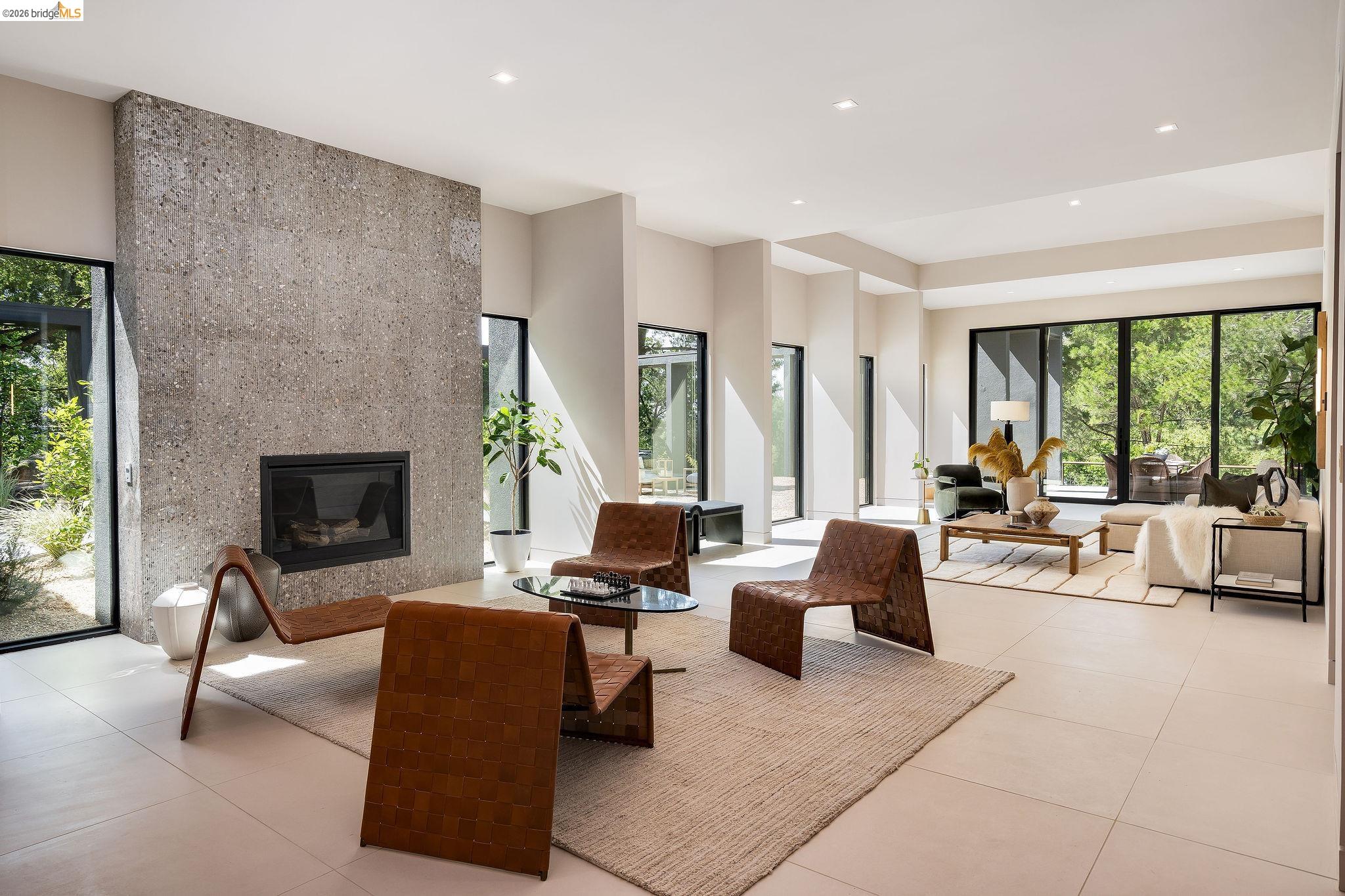 Detail Gallery Image 11 of 60 For 5645 Bacon Rd, Oakland,  CA 94619 - 6 Beds | 7/2 Baths