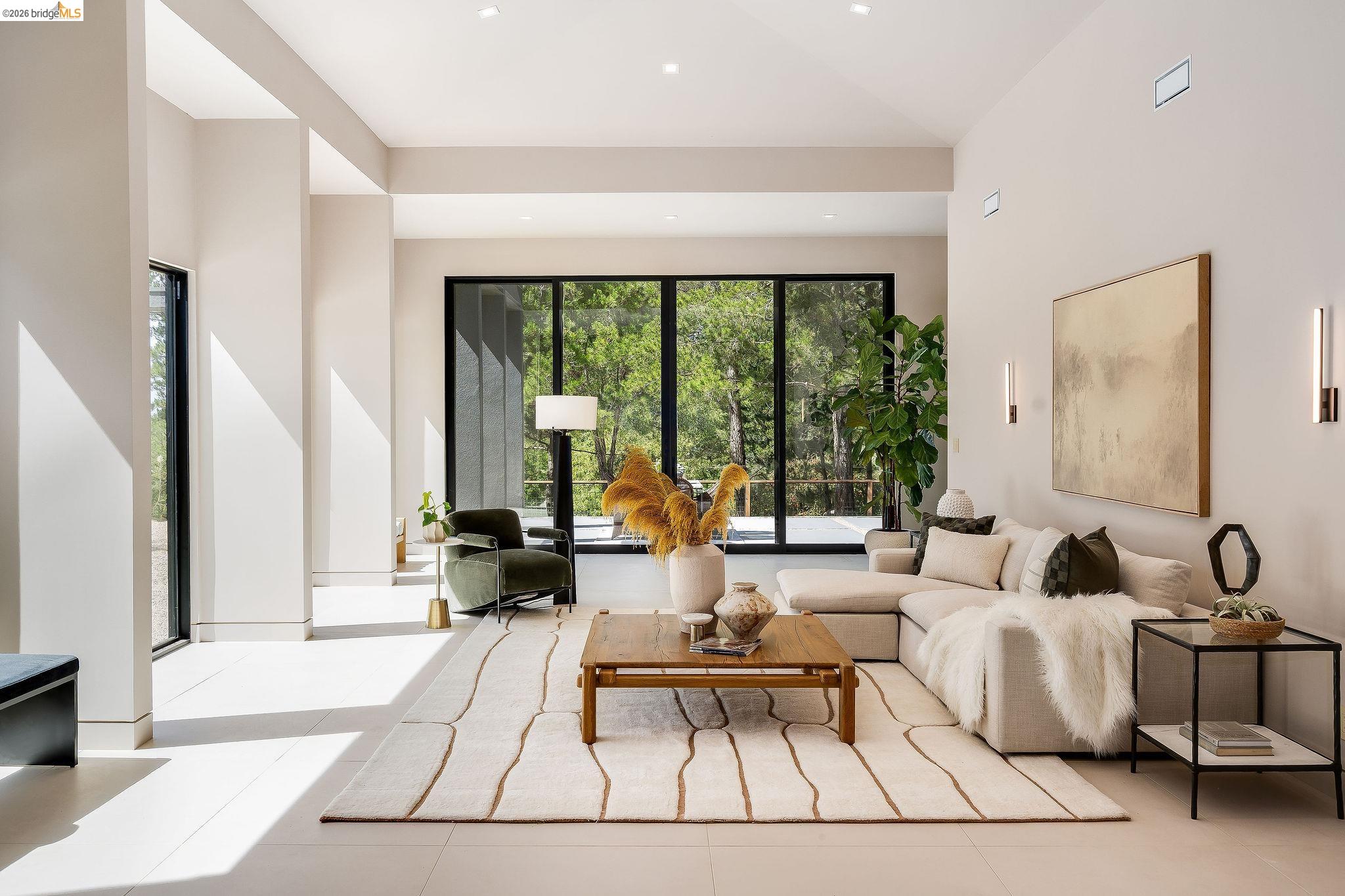 Detail Gallery Image 16 of 60 For 5645 Bacon Rd, Oakland,  CA 94619 - 6 Beds | 7/2 Baths