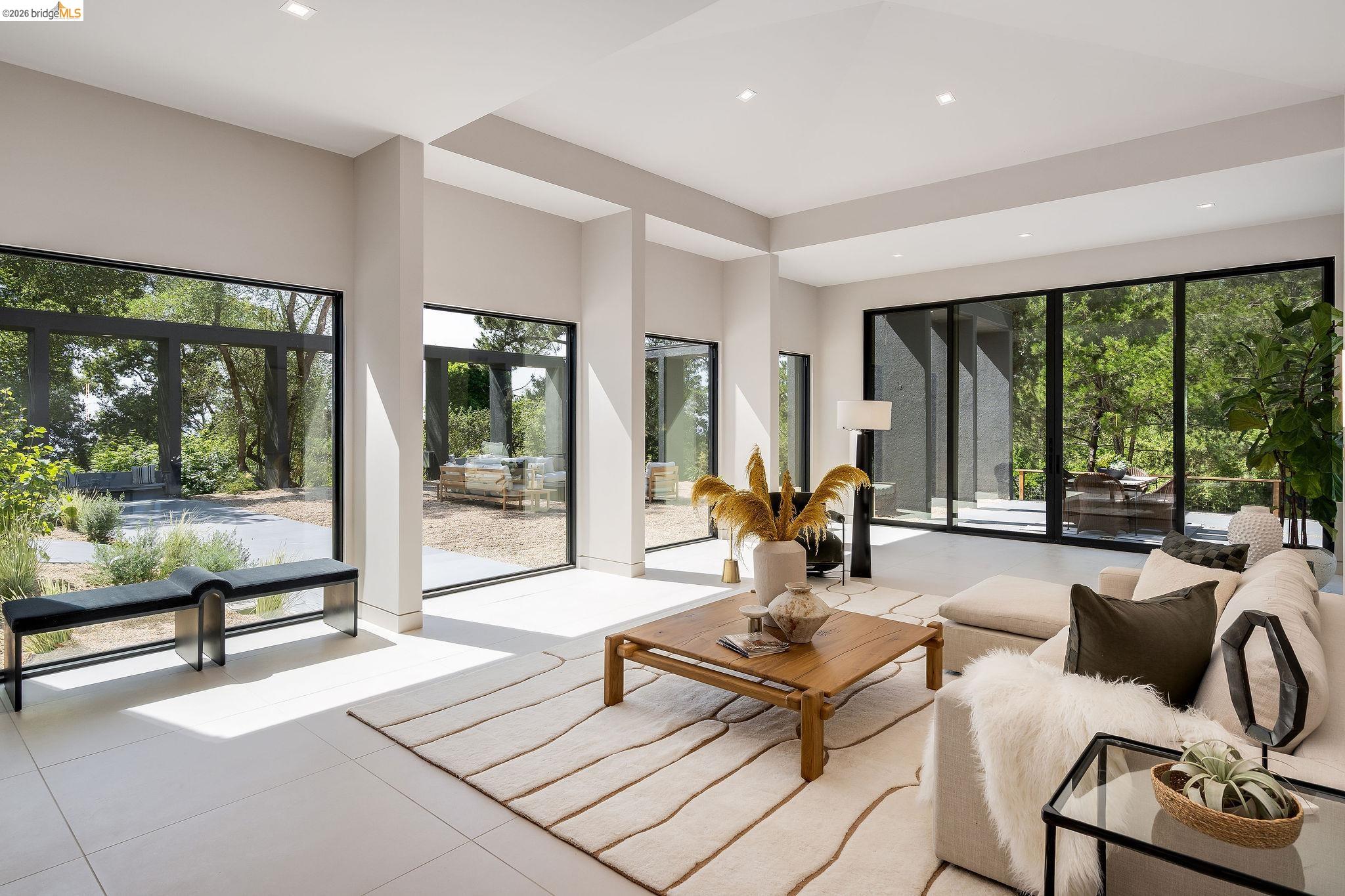 Detail Gallery Image 17 of 60 For 5645 Bacon Rd, Oakland,  CA 94619 - 6 Beds | 7/2 Baths