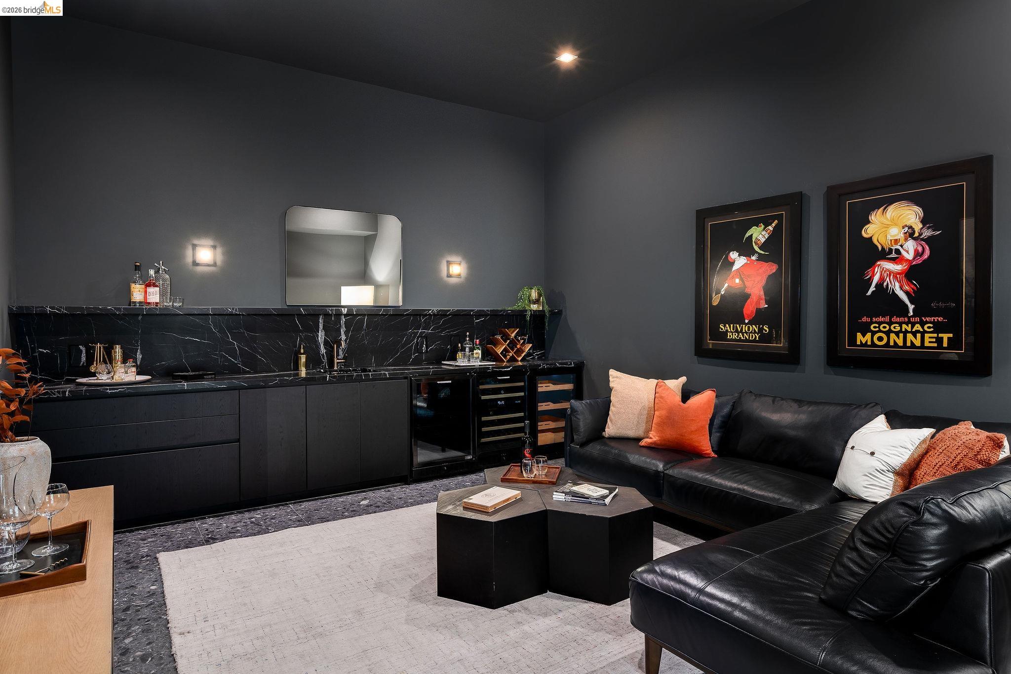 Detail Gallery Image 19 of 60 For 5645 Bacon Rd, Oakland,  CA 94619 - 6 Beds | 7/2 Baths