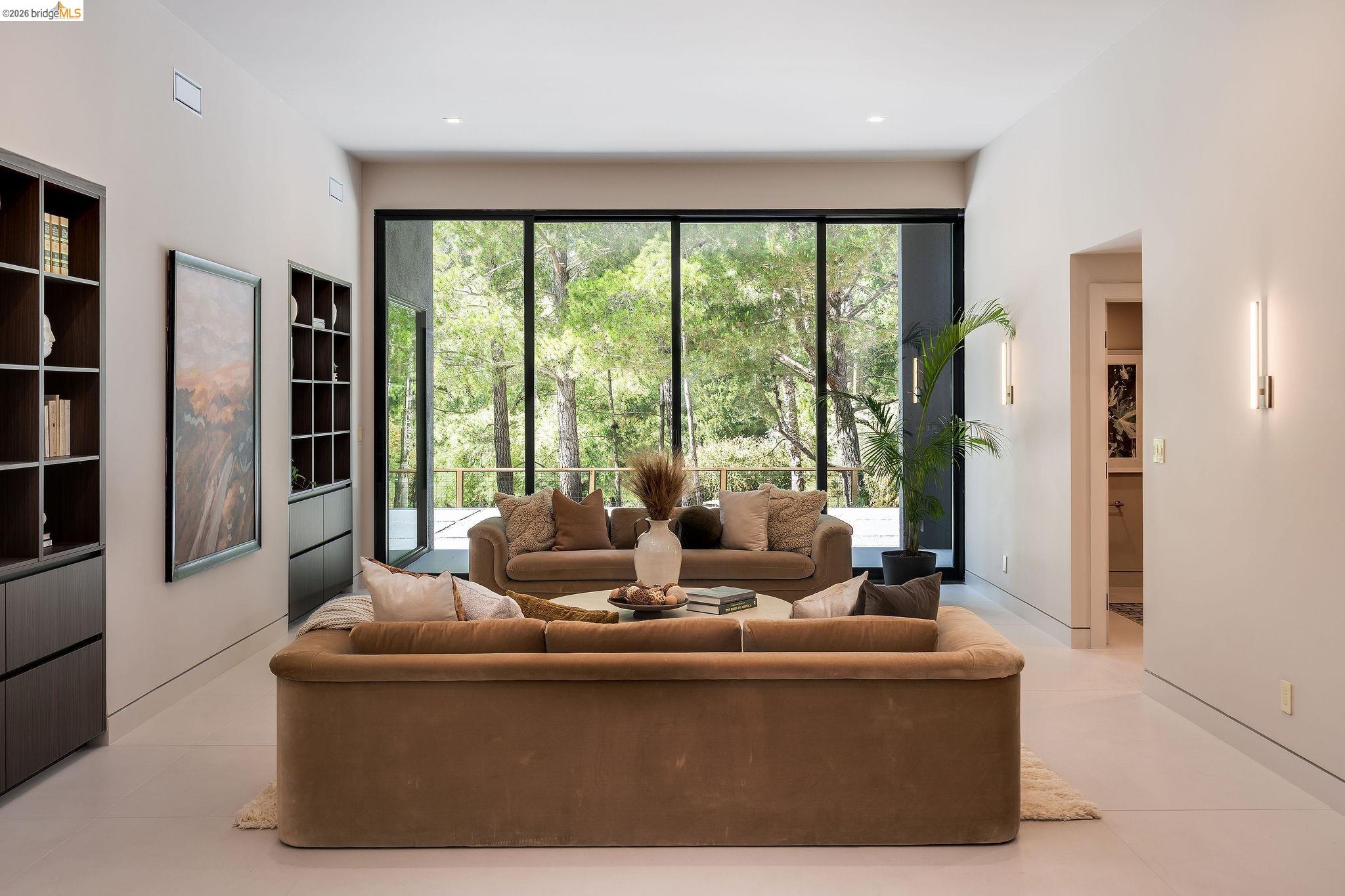 Detail Gallery Image 24 of 60 For 5645 Bacon Rd, Oakland,  CA 94619 - 6 Beds | 7/2 Baths