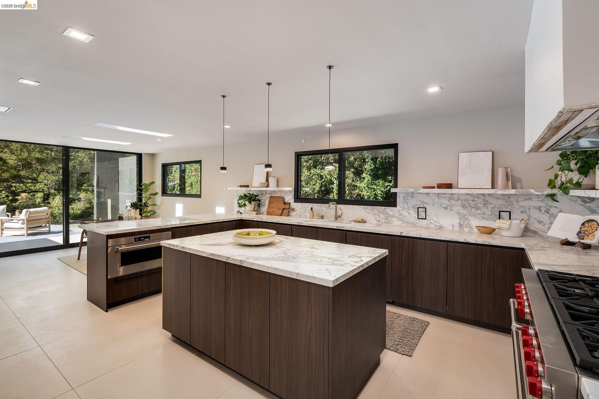 Detail Gallery Image 26 of 60 For 5645 Bacon Rd, Oakland,  CA 94619 - 6 Beds | 7/2 Baths