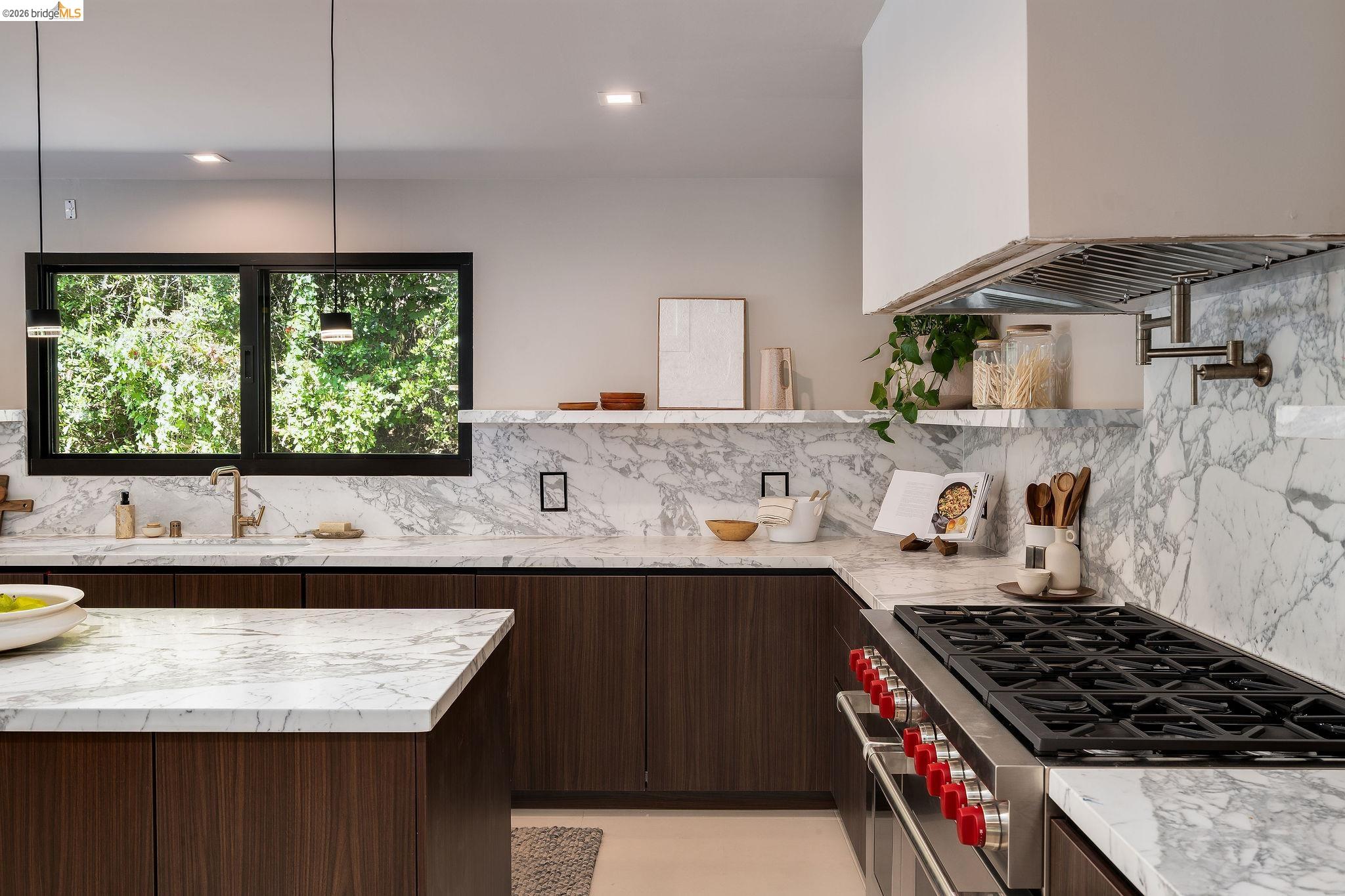 Detail Gallery Image 27 of 60 For 5645 Bacon Rd, Oakland,  CA 94619 - 6 Beds | 7/2 Baths