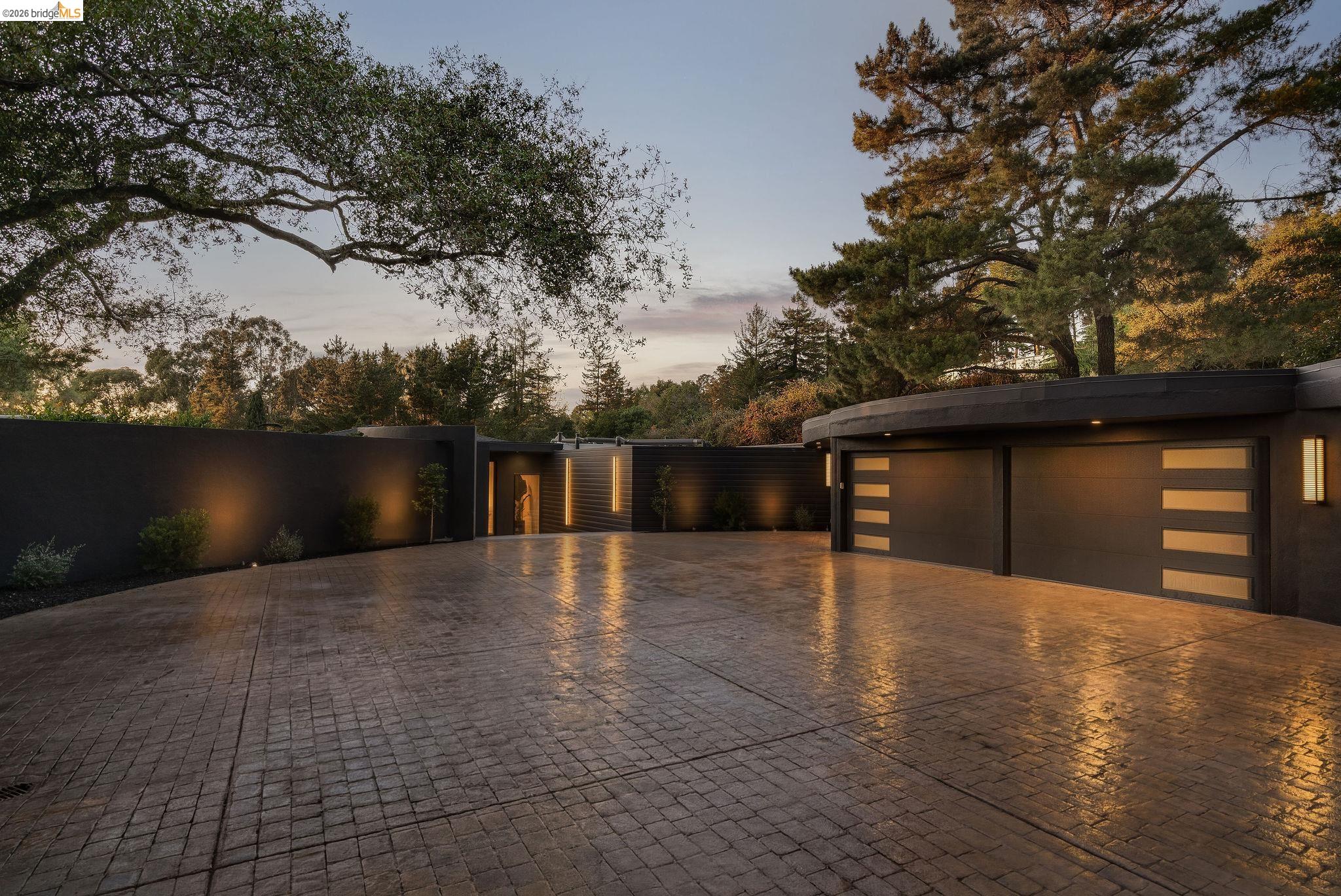 Detail Gallery Image 4 of 60 For 5645 Bacon Rd, Oakland,  CA 94619 - 6 Beds | 7/2 Baths