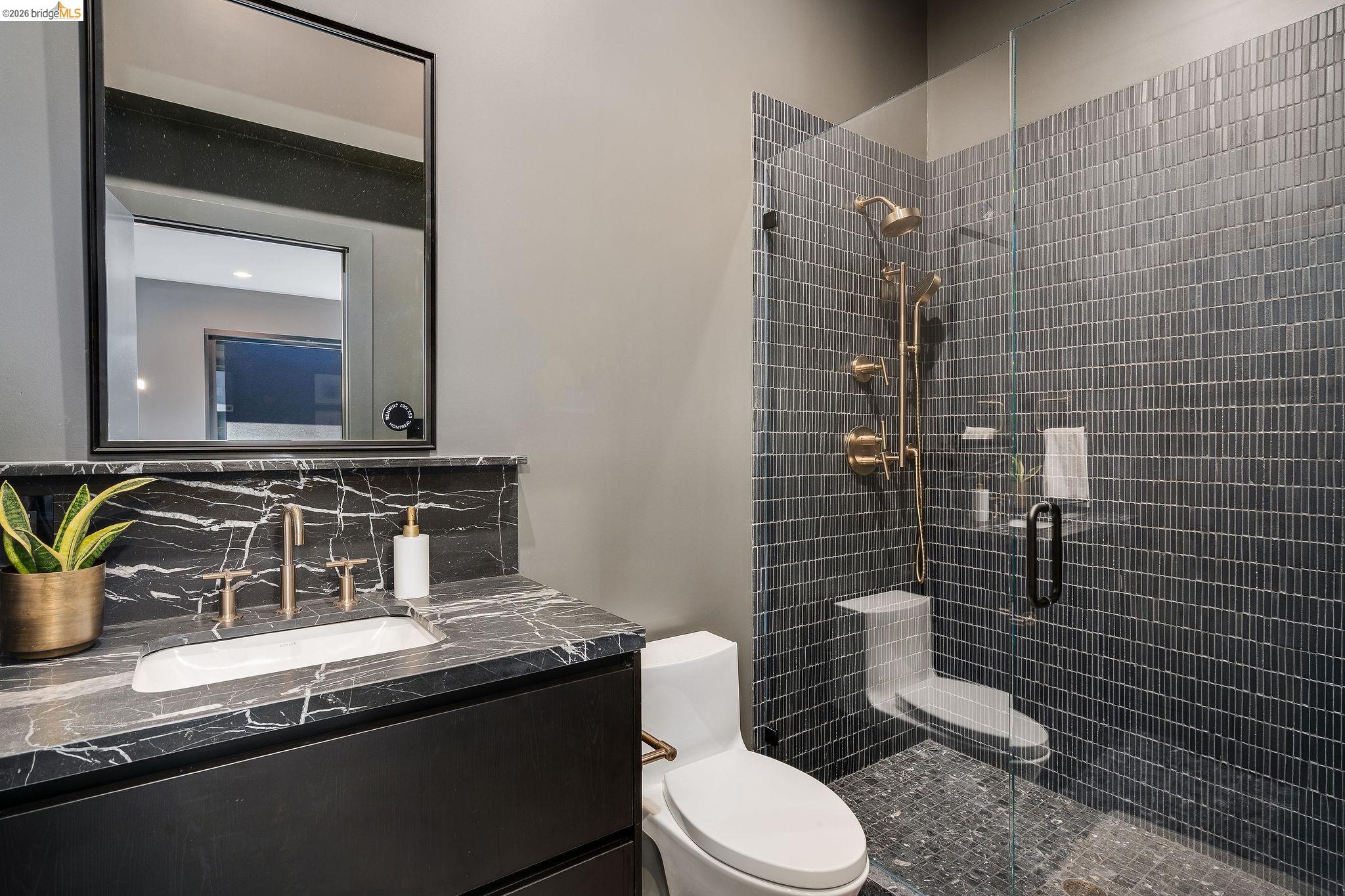 Detail Gallery Image 40 of 60 For 5645 Bacon Rd, Oakland,  CA 94619 - 6 Beds | 7/2 Baths