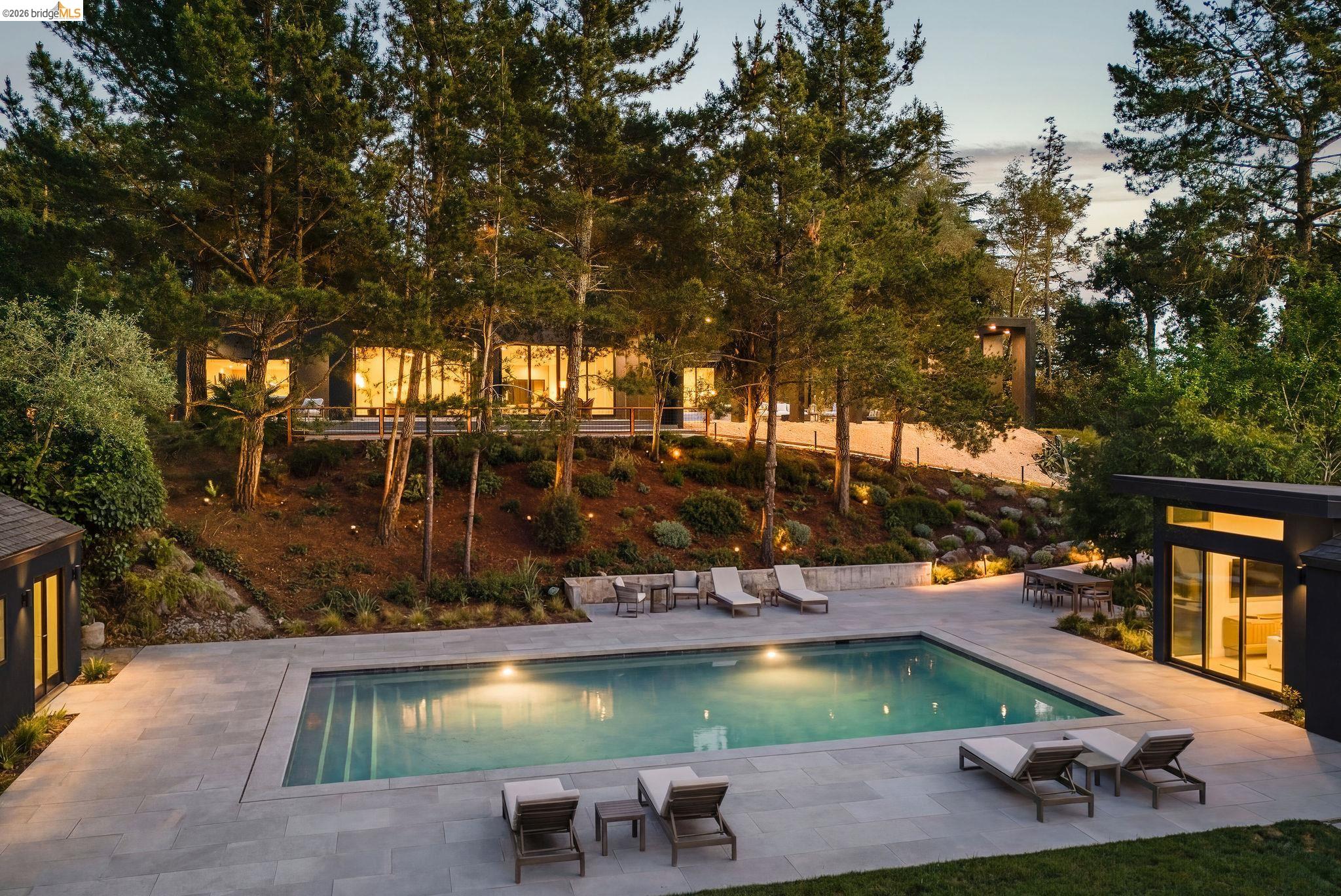 Detail Gallery Image 7 of 60 For 5645 Bacon Rd, Oakland,  CA 94619 - 6 Beds | 7/2 Baths