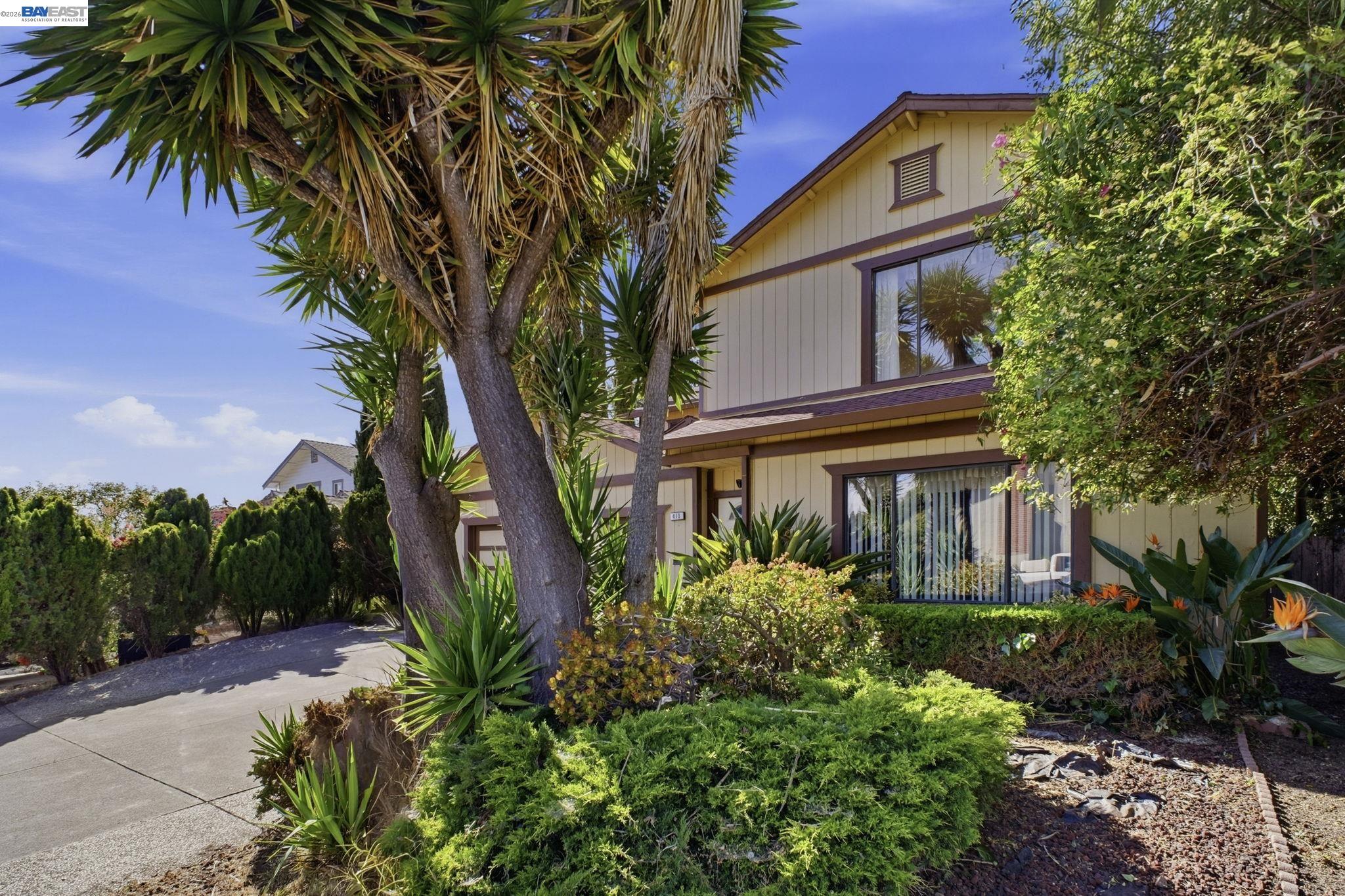 Detail Gallery Image 3 of 48 For 410 Monaco Ave, Union City,  CA 94587 - 4 Beds | 2/1 Baths