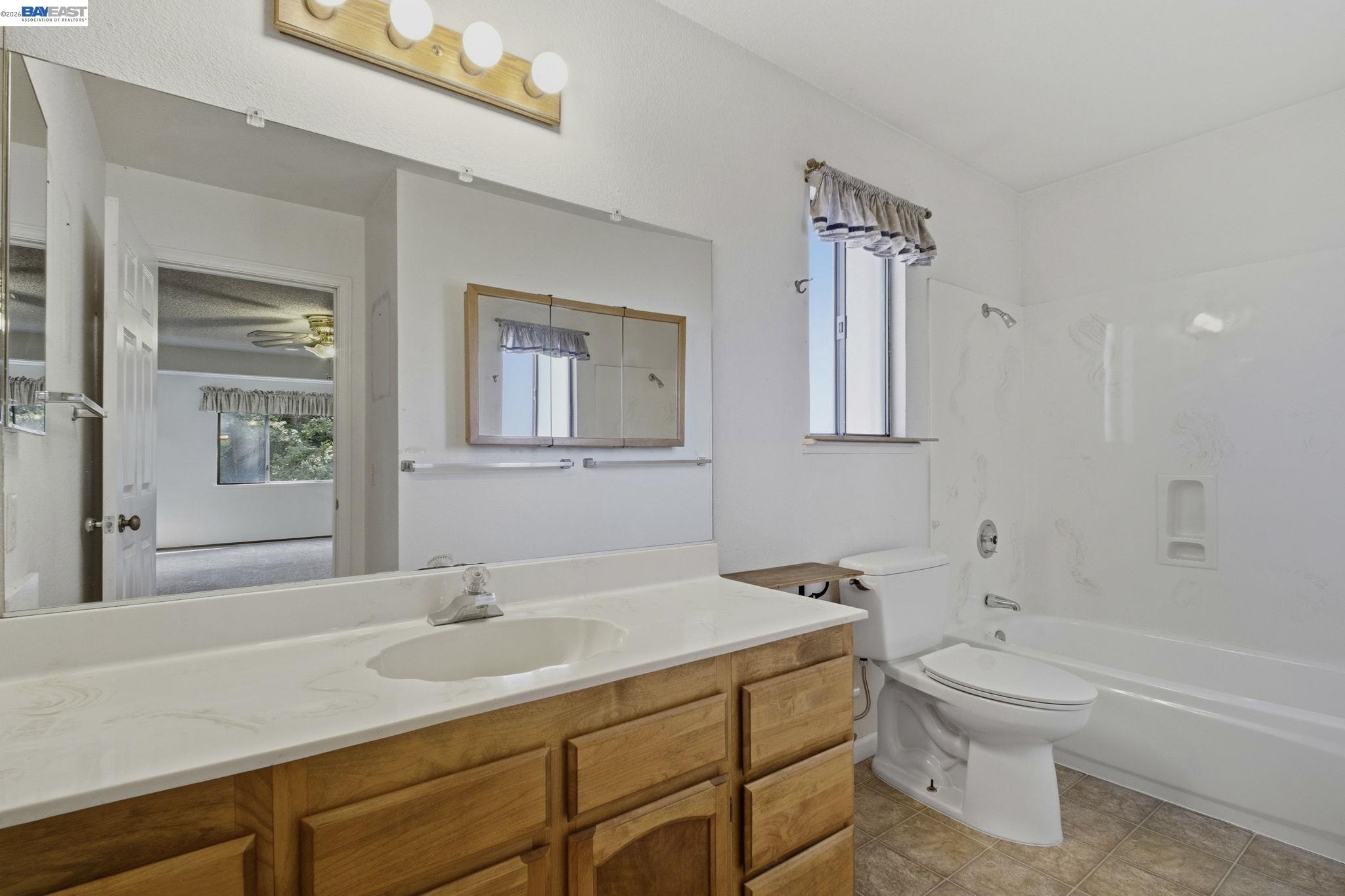 Detail Gallery Image 31 of 48 For 410 Monaco Ave, Union City,  CA 94587 - 4 Beds | 2/1 Baths
