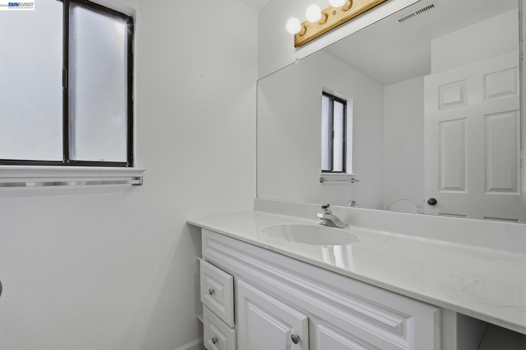 Detail Gallery Image 32 of 48 For 410 Monaco Ave, Union City,  CA 94587 - 4 Beds | 2/1 Baths