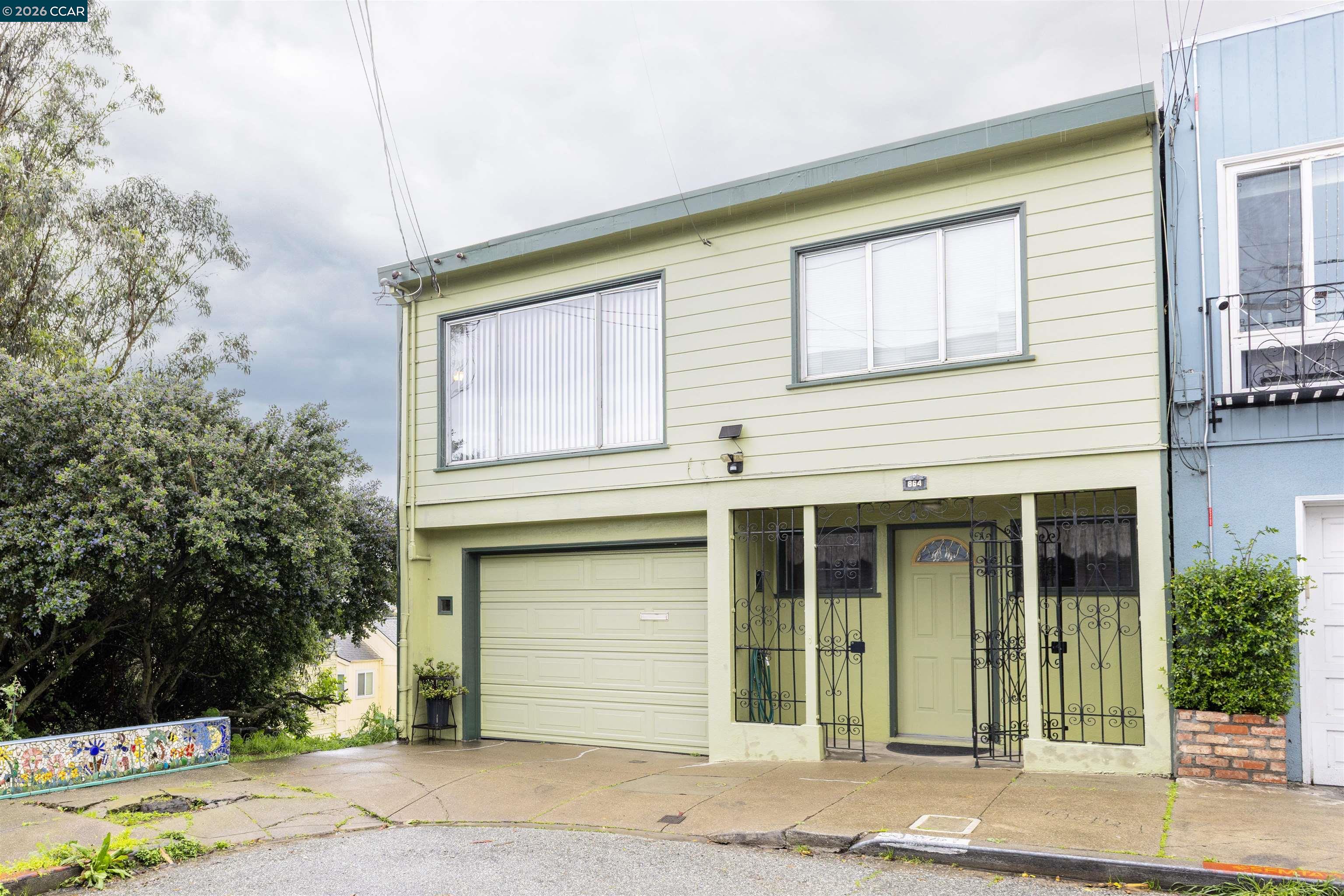 Front Image Thumbnail for CC41129185