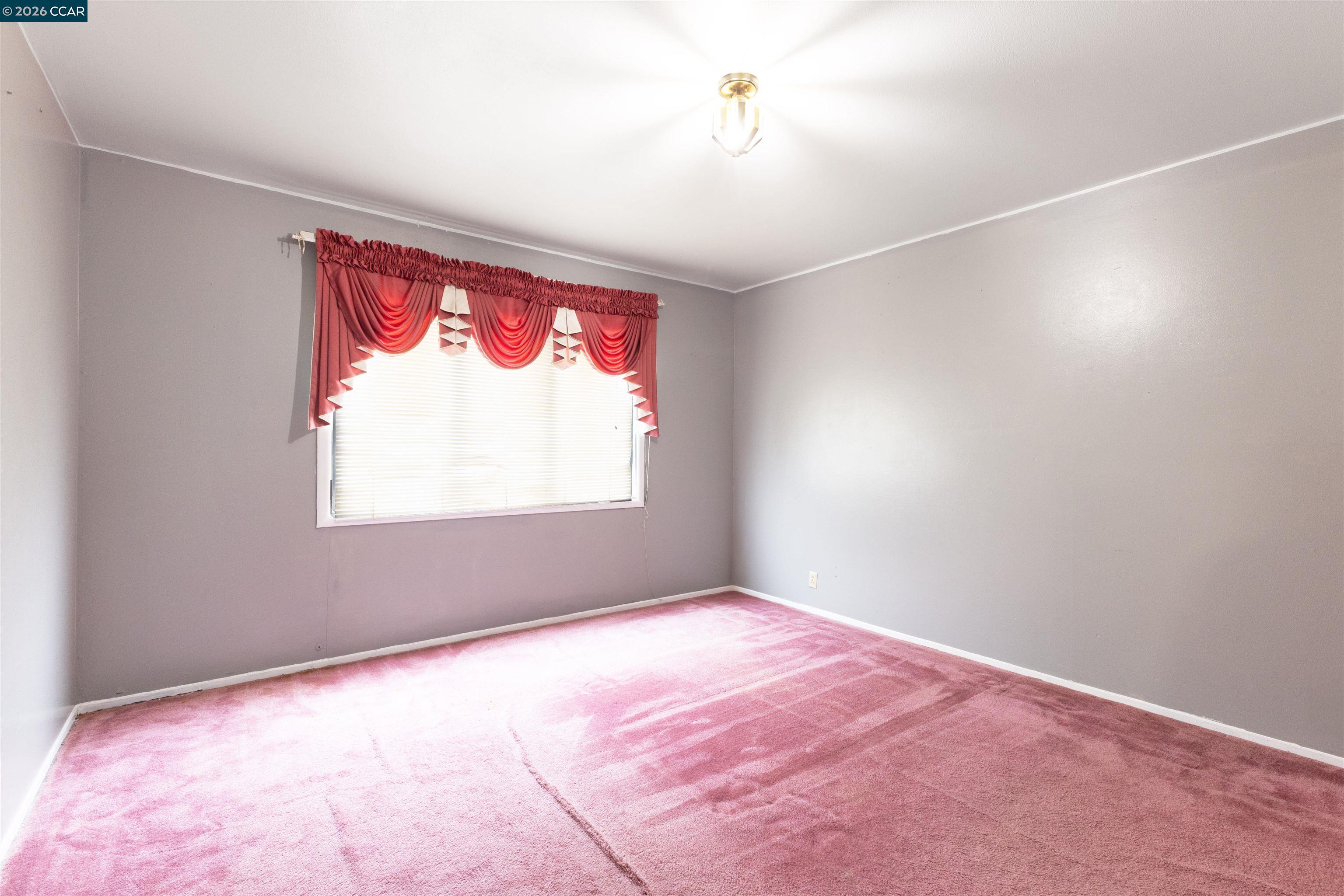 Detail Gallery Image 11 of 42 For 864 Moultrie St, San Francisco,  CA 94110 - 2 Beds | 1 Baths