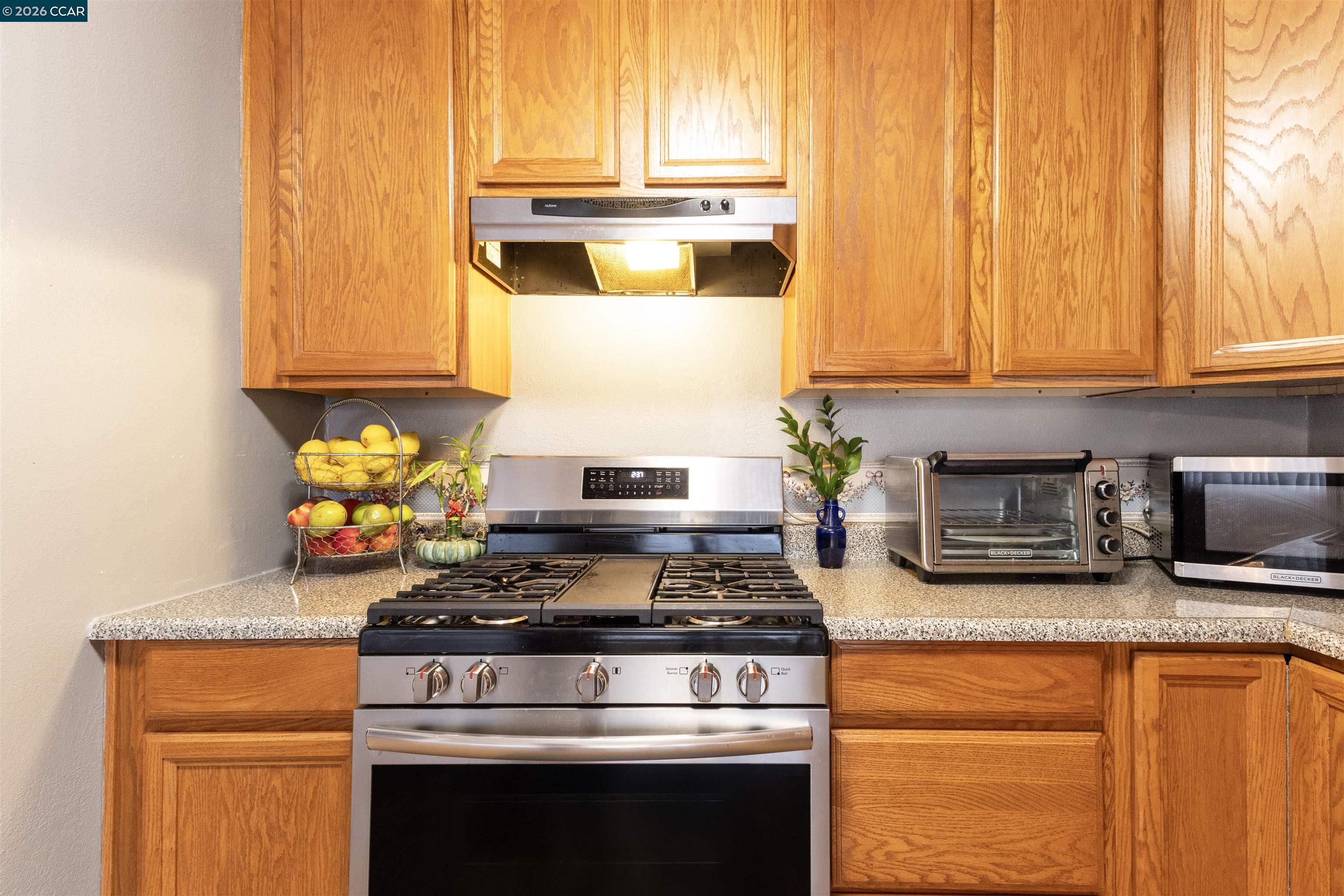 Detail Gallery Image 18 of 42 For 864 Moultrie St, San Francisco,  CA 94110 - 2 Beds | 1 Baths