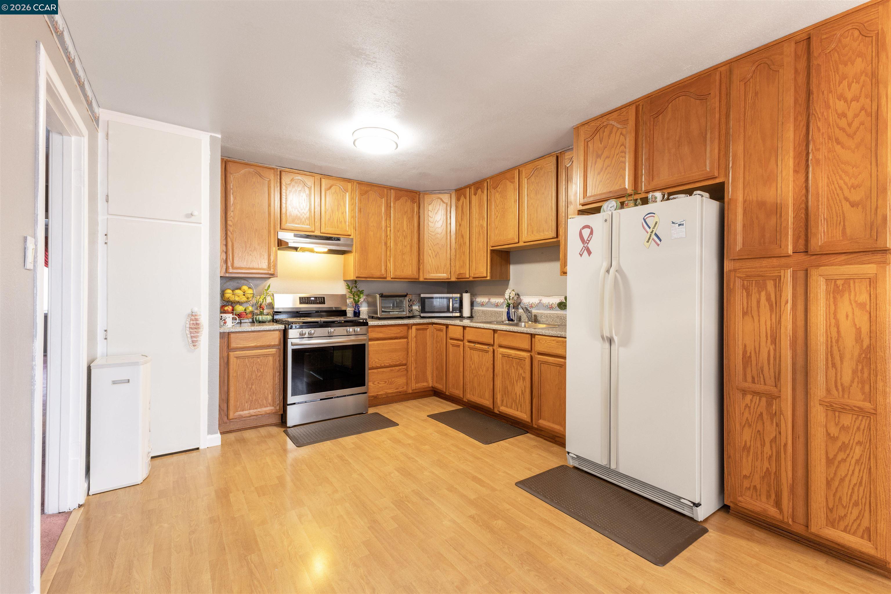 Detail Gallery Image 19 of 42 For 864 Moultrie St, San Francisco,  CA 94110 - 2 Beds | 1 Baths