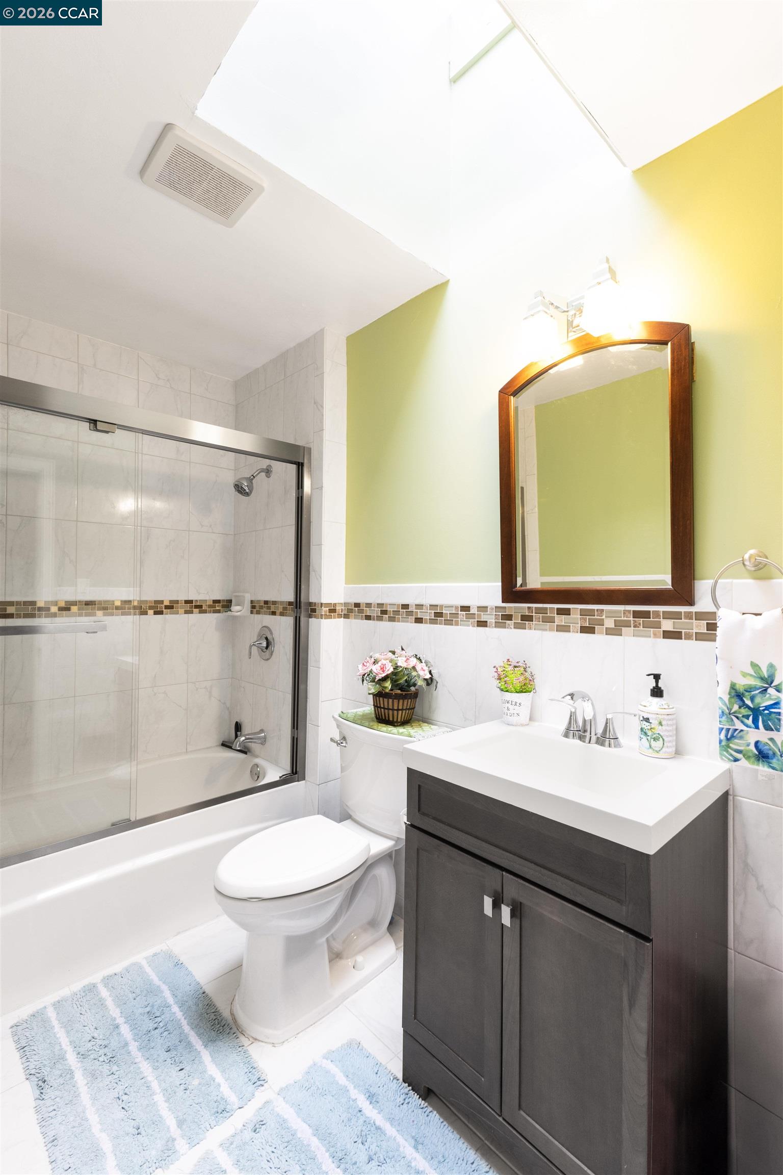 Detail Gallery Image 26 of 42 For 864 Moultrie St, San Francisco,  CA 94110 - 2 Beds | 1 Baths