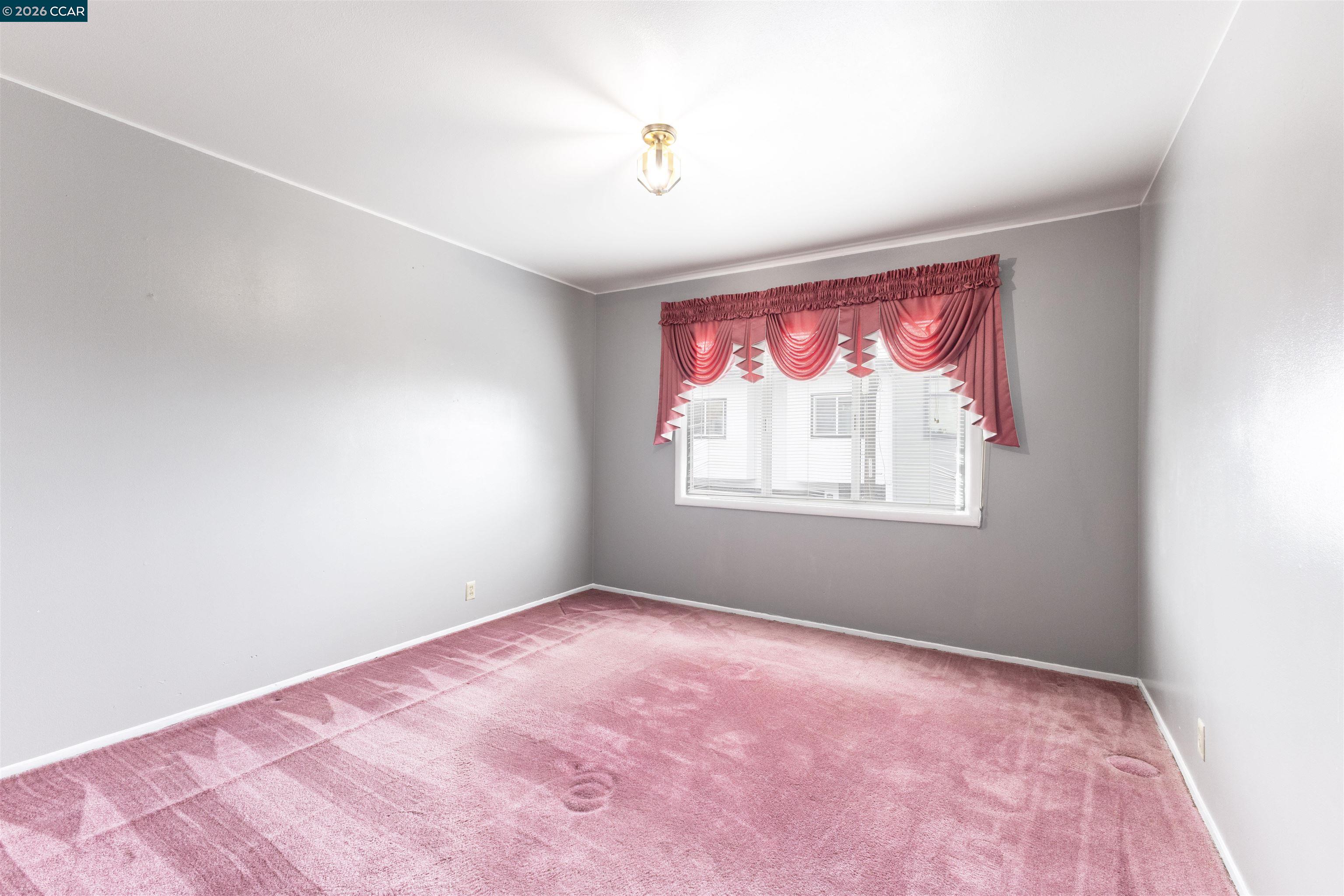 Detail Gallery Image 8 of 42 For 864 Moultrie St, San Francisco,  CA 94110 - 2 Beds | 1 Baths