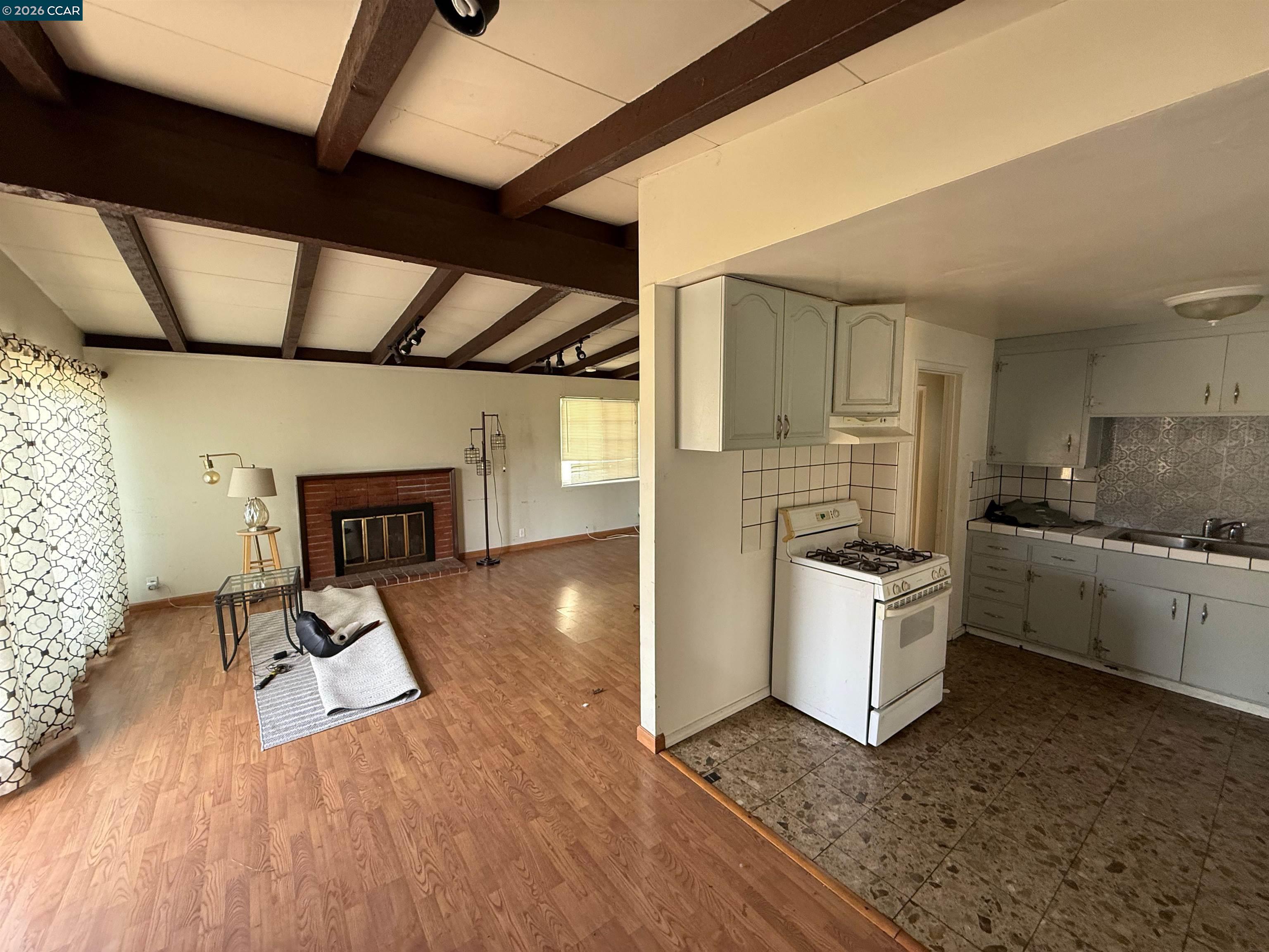 Detail Gallery Image 5 of 30 For 1810 Acapulco Dr, San Pablo,  CA 94806 - 3 Beds | 2 Baths