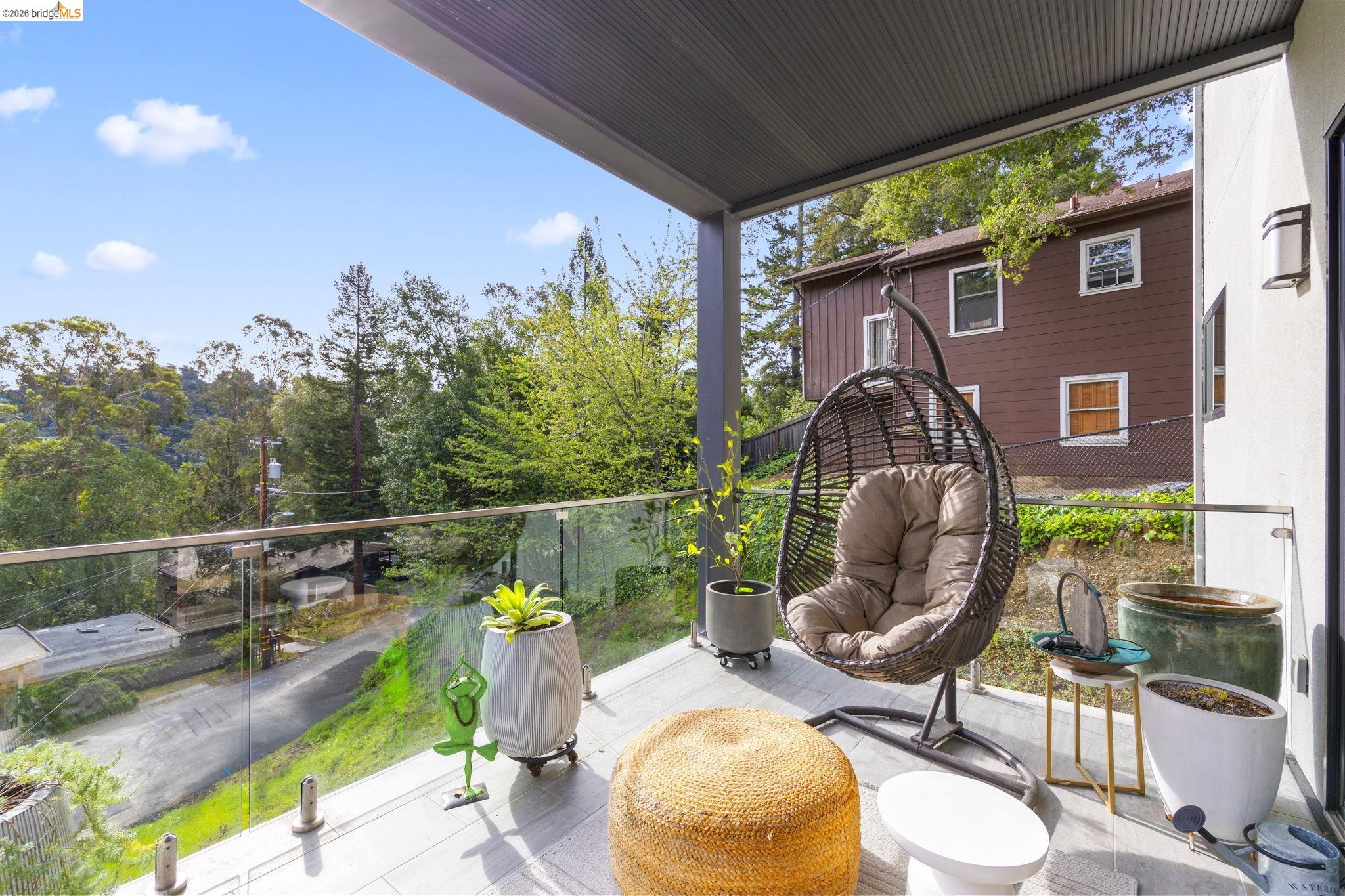 Detail Gallery Image 31 of 48 For 45 Homeglen Ln, Oakland,  CA 94611 - 3 Beds | 2/1 Baths