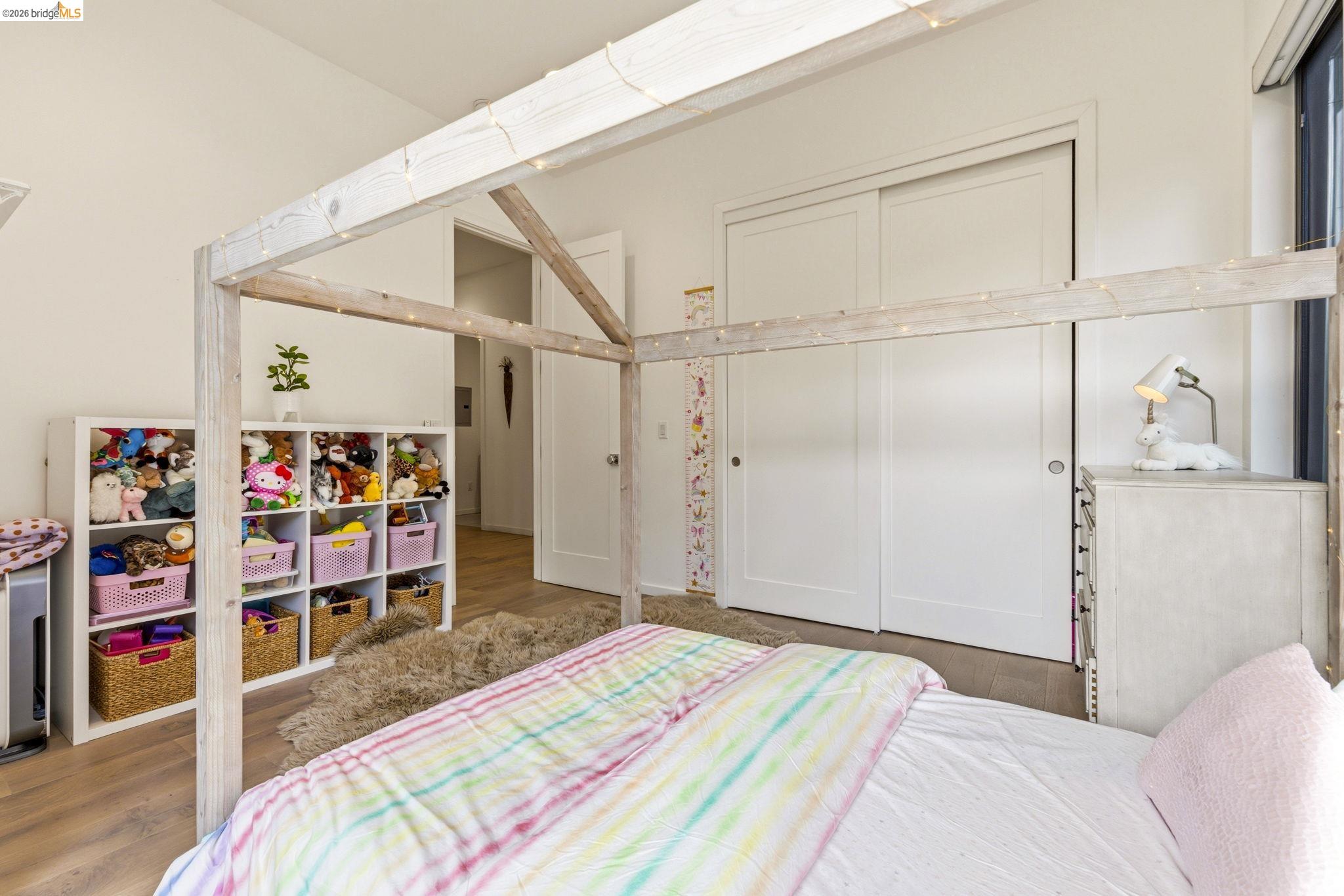 Detail Gallery Image 42 of 48 For 45 Homeglen Ln, Oakland,  CA 94611 - 3 Beds | 2/1 Baths