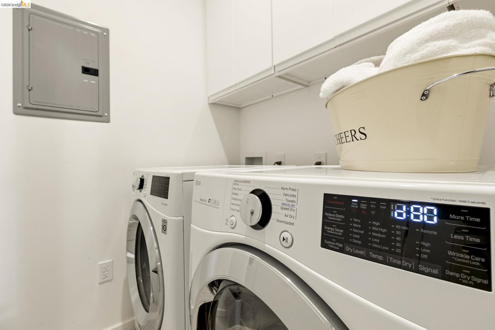 Detail Gallery Image 44 of 48 For 45 Homeglen Ln, Oakland,  CA 94611 - 3 Beds | 2/1 Baths