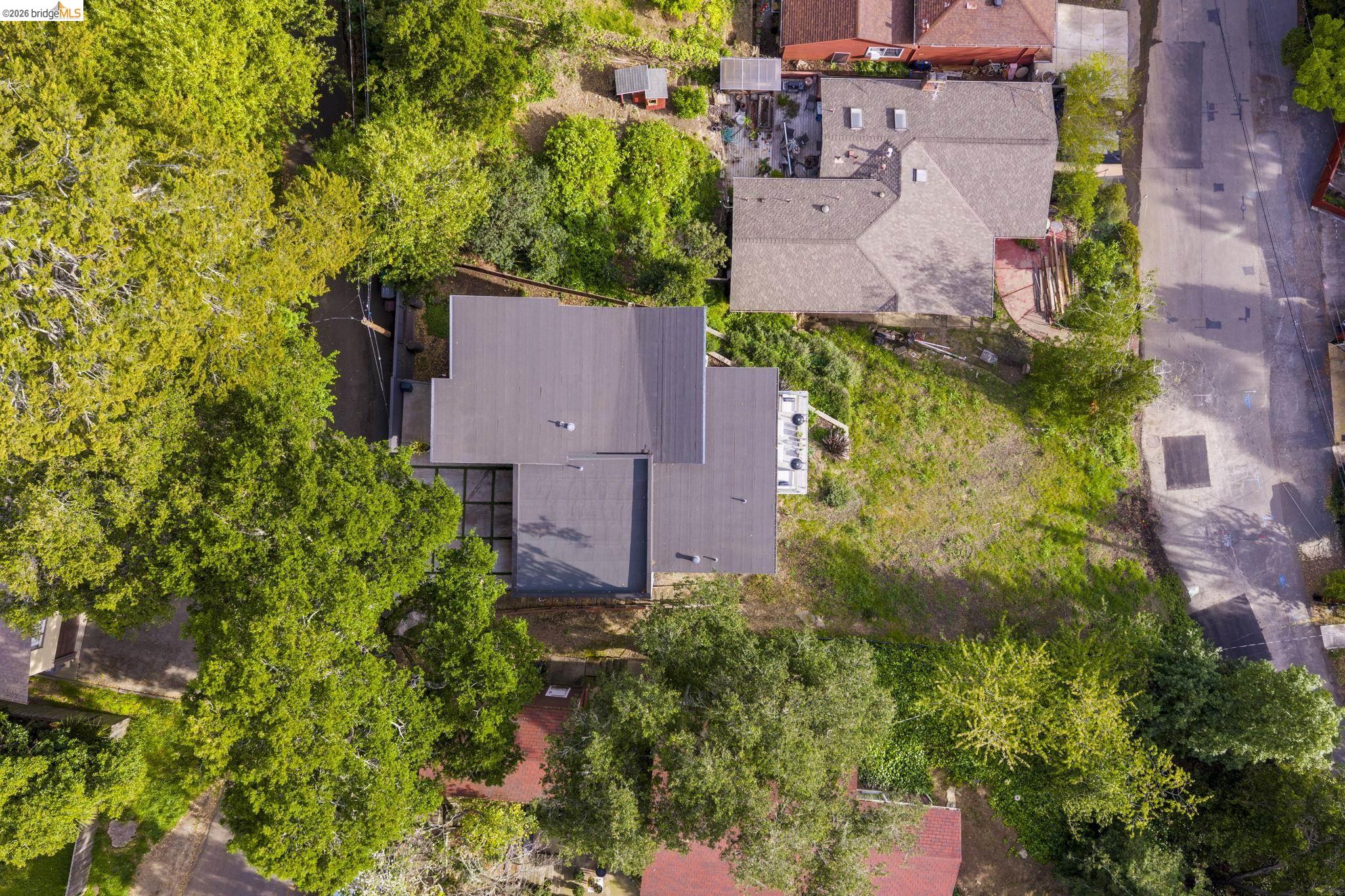 Detail Gallery Image 45 of 48 For 45 Homeglen Ln, Oakland,  CA 94611 - 3 Beds | 2/1 Baths