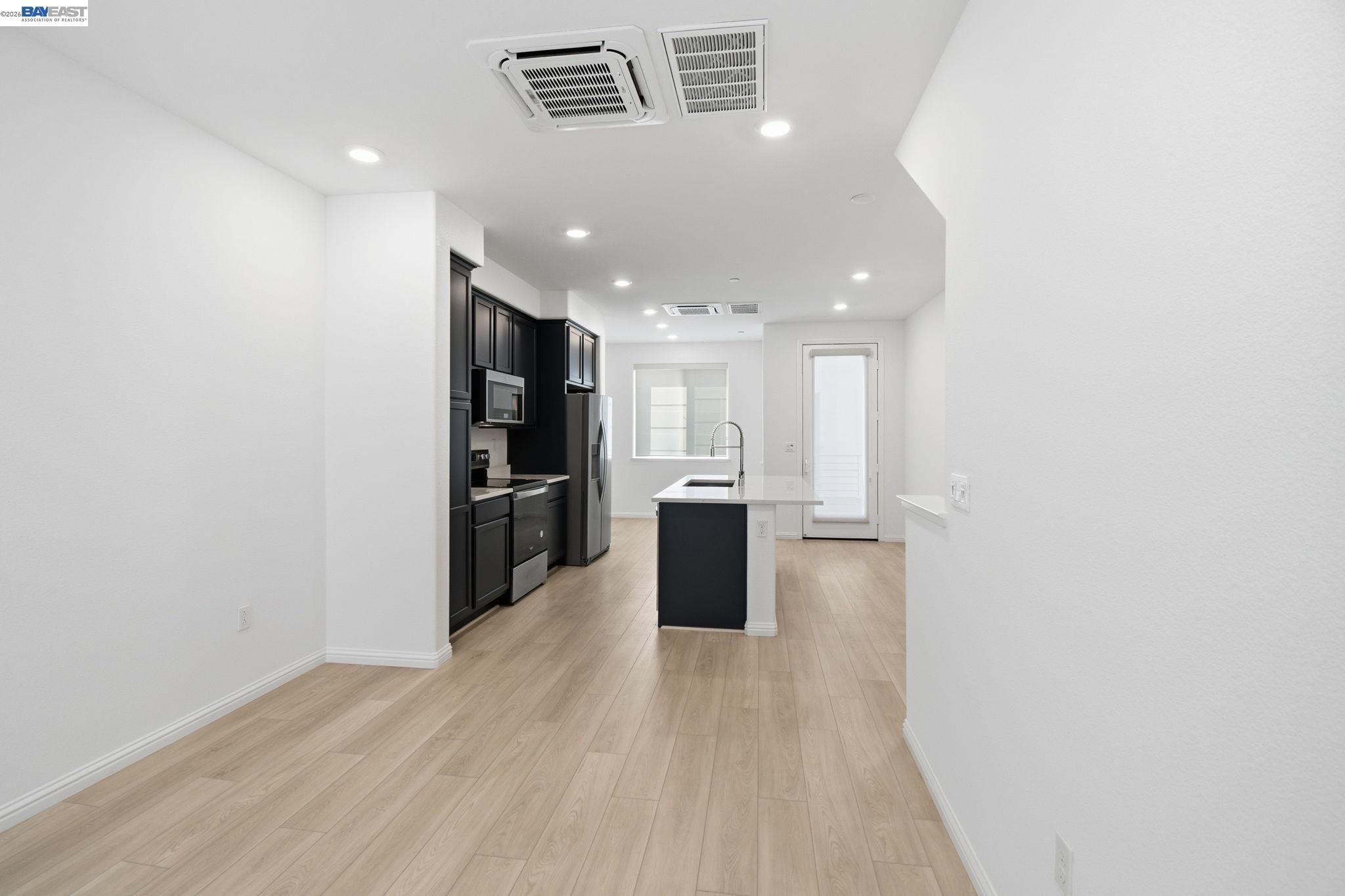 Photo #8: 41129195 Listing: Photo #8