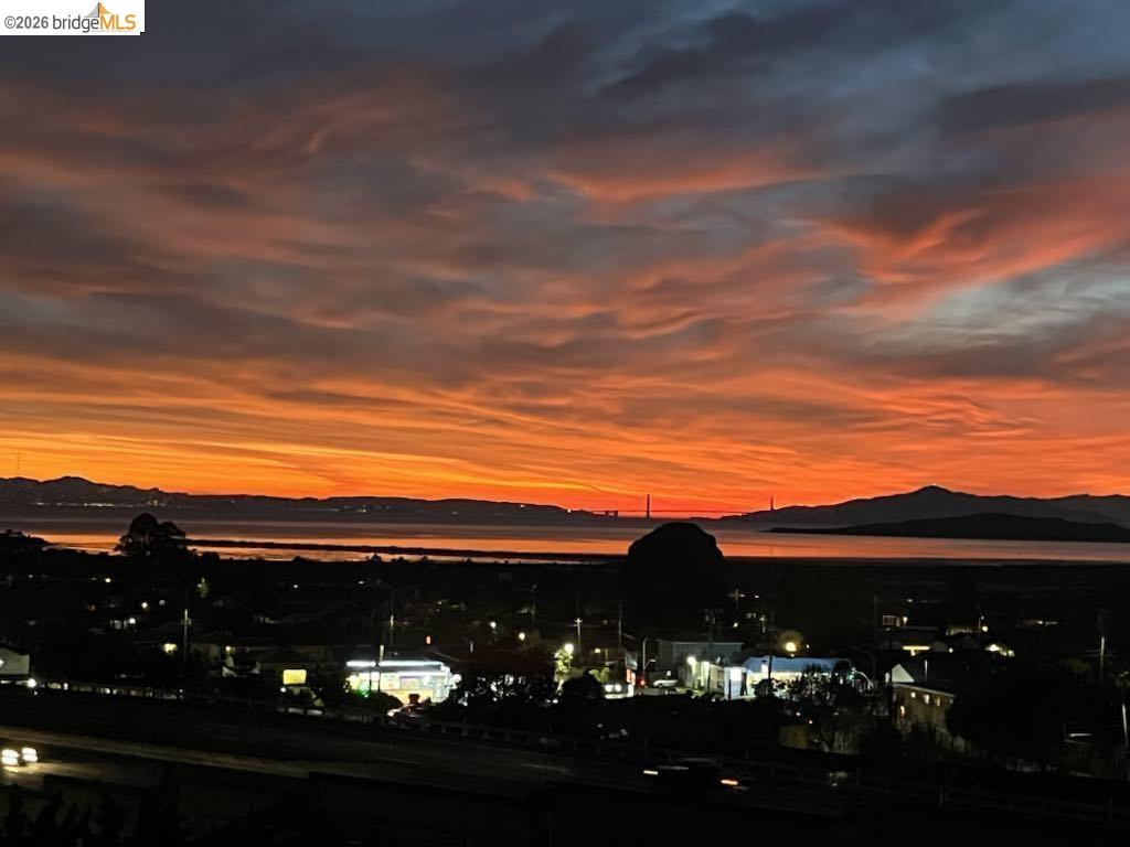 Detail Gallery Image 2 of 45 For 1354 Santa Clara St, Richmond,  CA 94804 - 4 Beds | 2 Baths