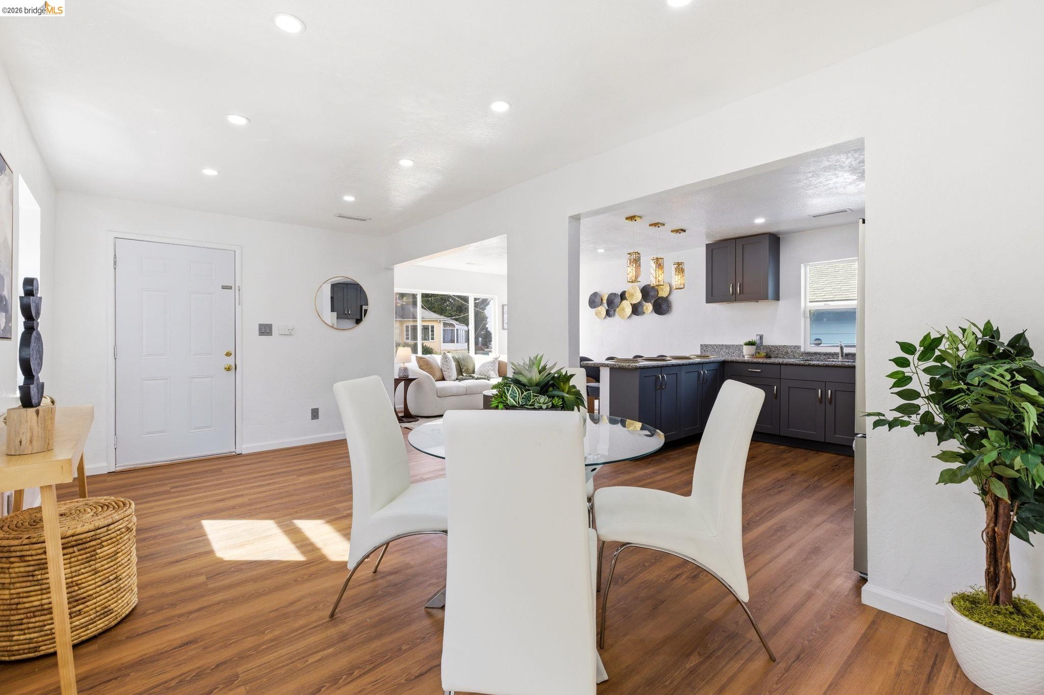 Detail Gallery Image 17 of 45 For 1354 Santa Clara St, Richmond,  CA 94804 - 4 Beds | 2 Baths