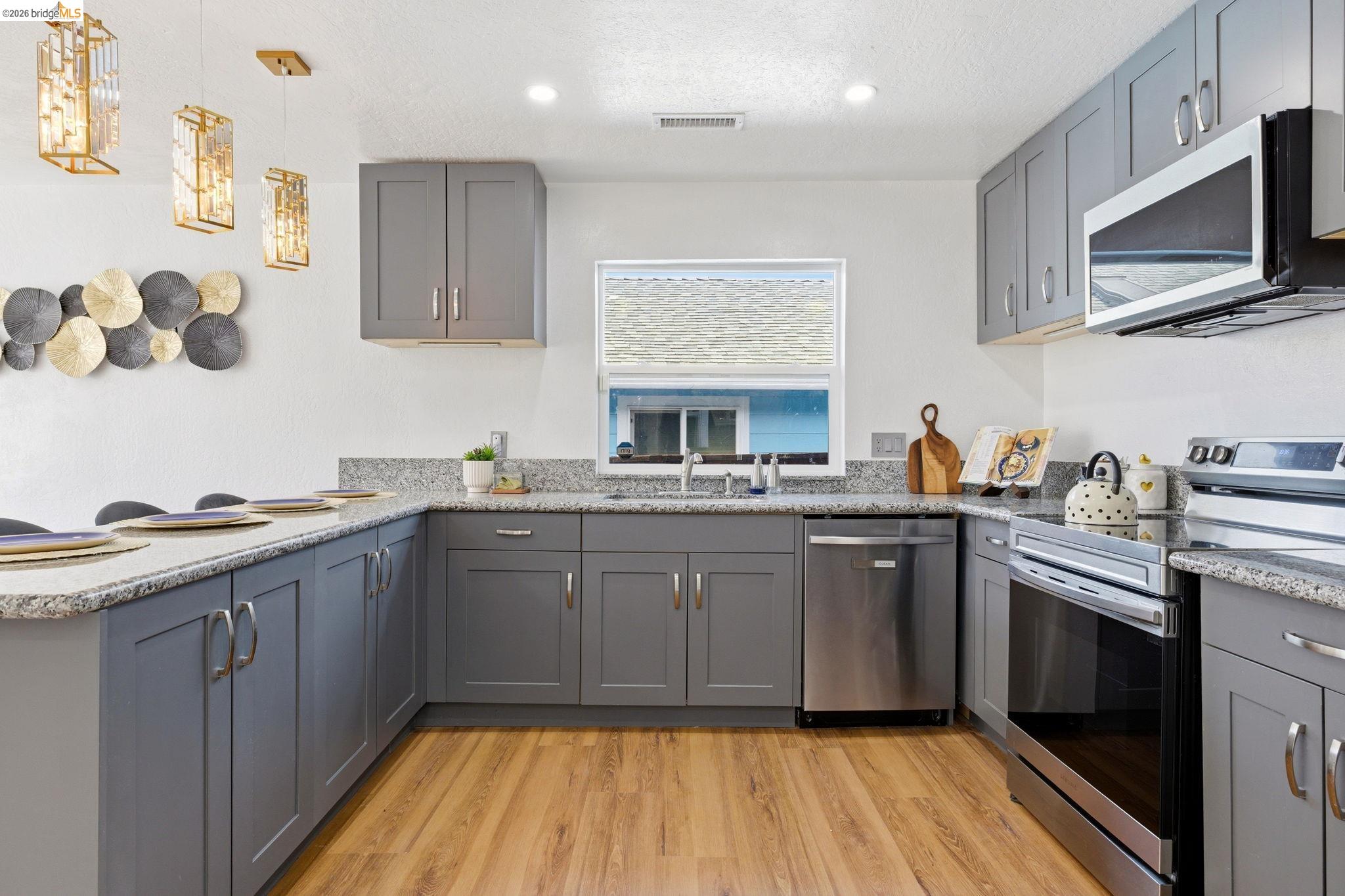 Detail Gallery Image 22 of 45 For 1354 Santa Clara St, Richmond,  CA 94804 - 4 Beds | 2 Baths