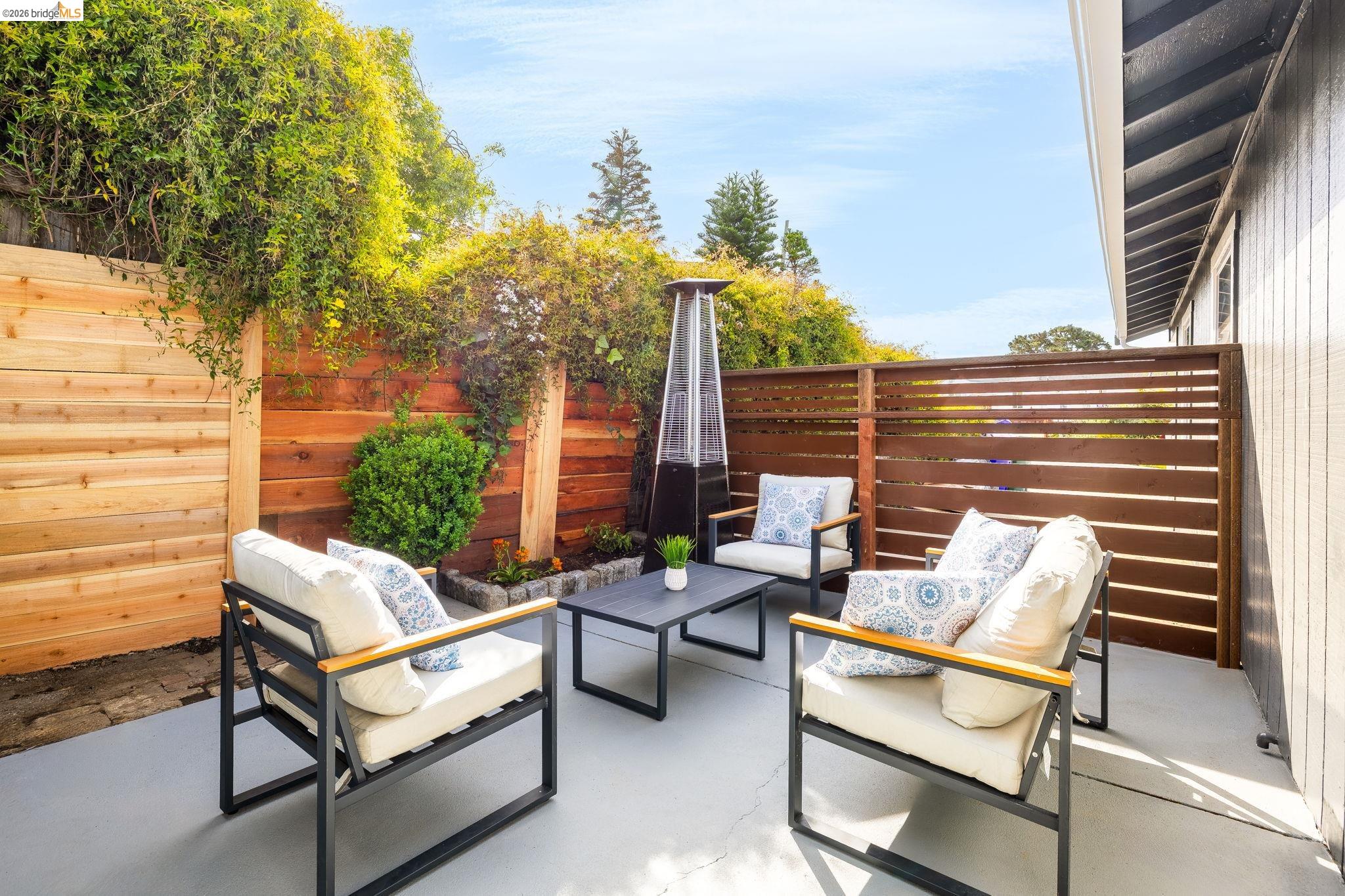 Detail Gallery Image 8 of 45 For 1354 Santa Clara St, Richmond,  CA 94804 - 4 Beds | 2 Baths