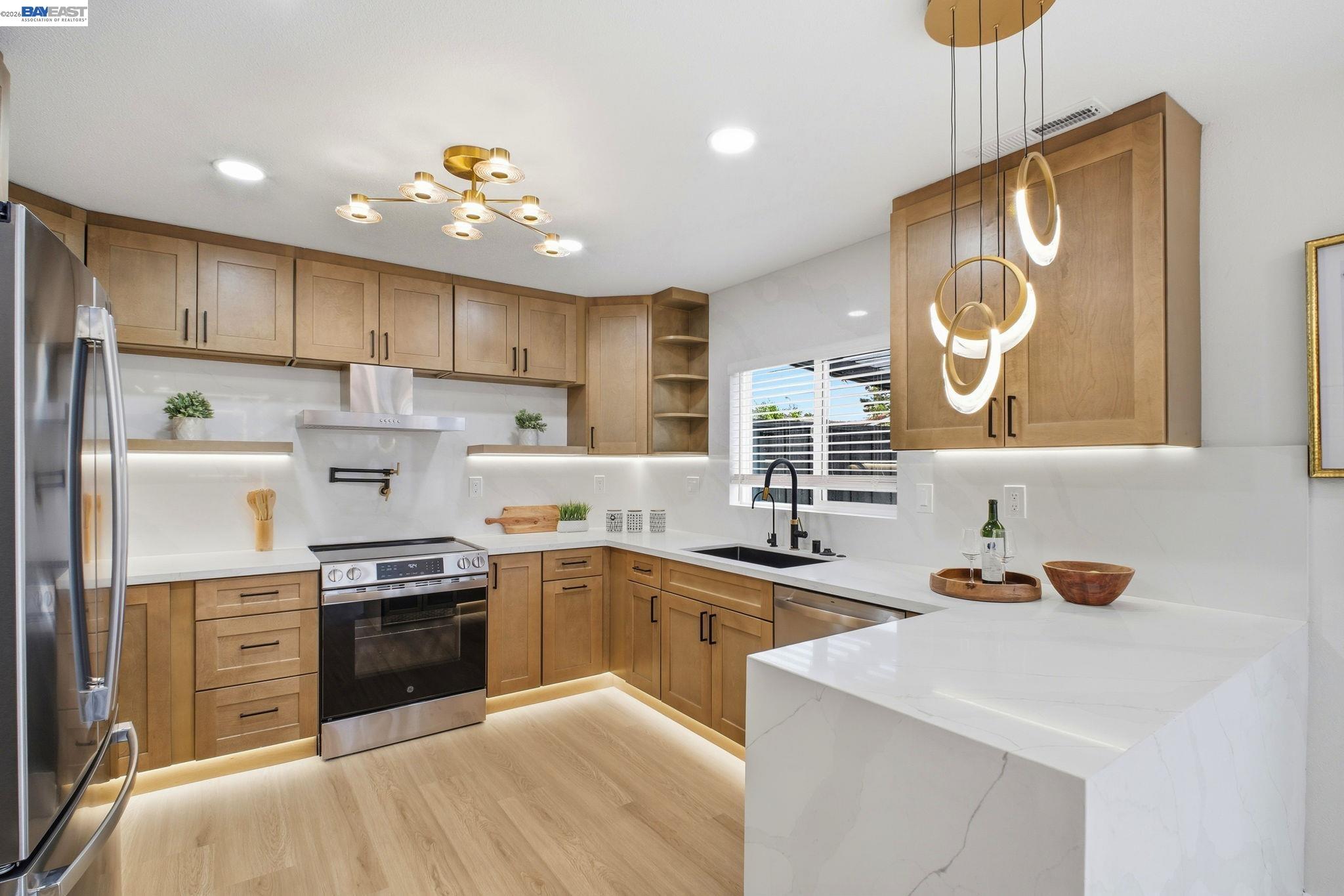 Detail Gallery Image 14 of 54 For 3568 Cattail Ct, Union City,  CA 94587 - 3 Beds | 2/1 Baths