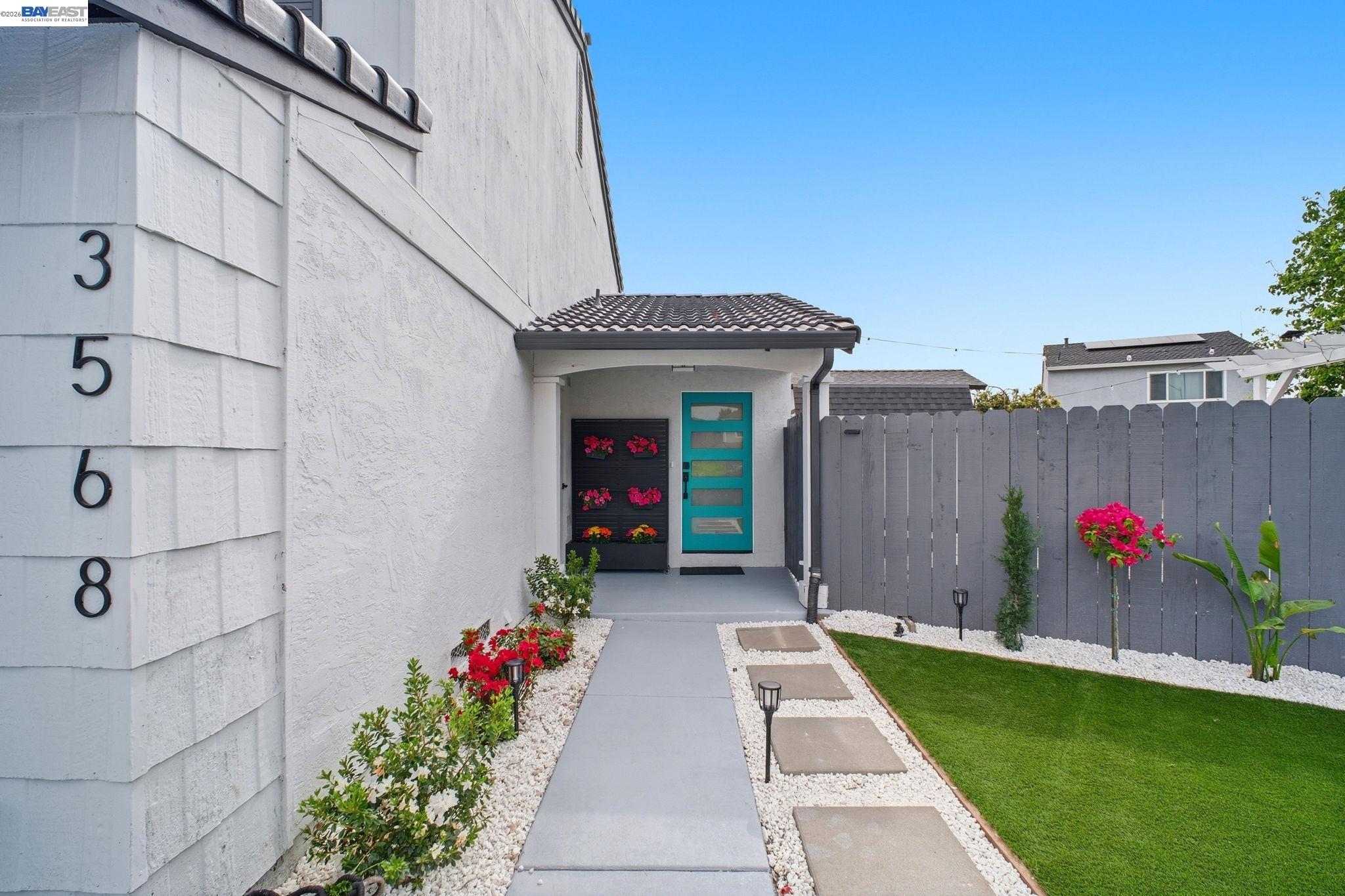 Detail Gallery Image 5 of 54 For 3568 Cattail Ct, Union City,  CA 94587 - 3 Beds | 2/1 Baths