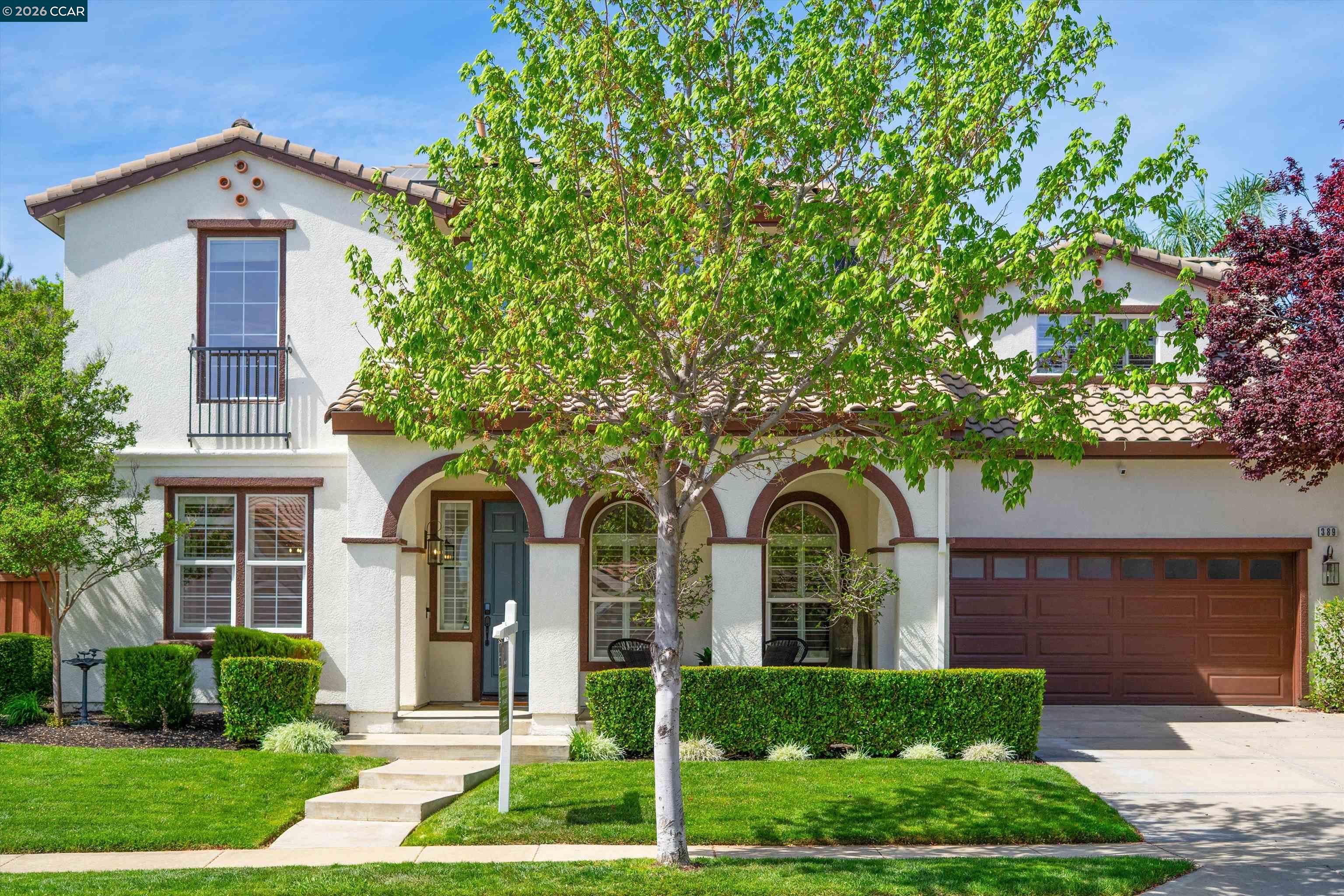 Detail Gallery Image 2 of 51 For 389 Roundhill Dr, Brentwood,  CA 94513 - 5 Beds | 3 Baths