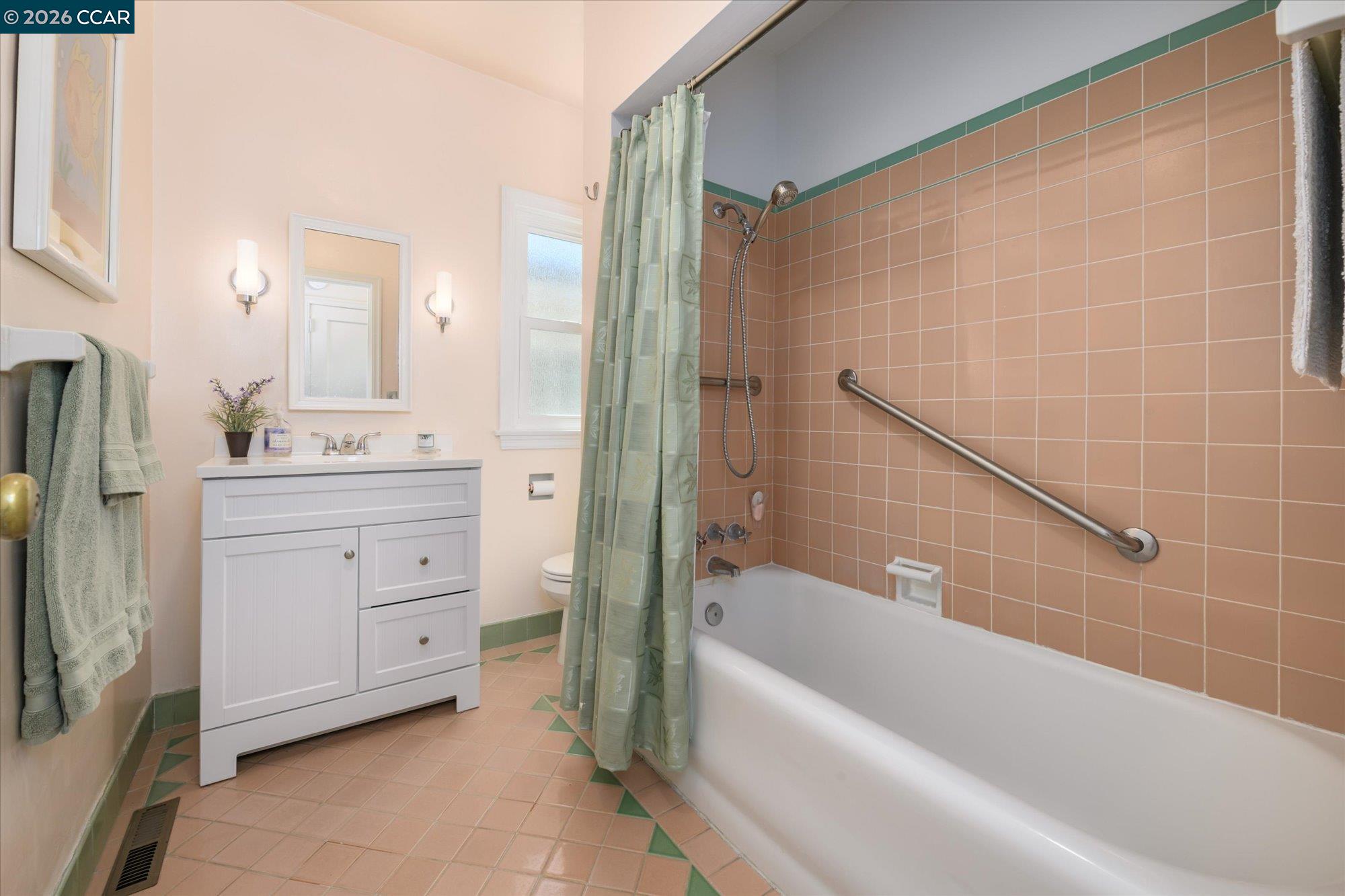 Detail Gallery Image 25 of 32 For 1201 Missouri St, Fairfield,  CA 94533 - 3 Beds | 2/1 Baths