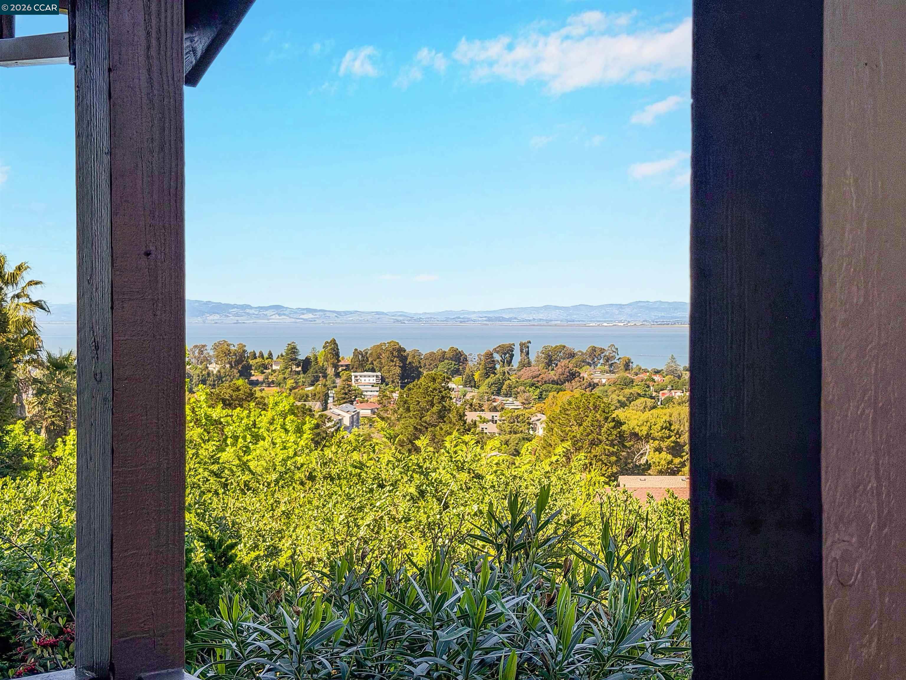 Detail Gallery Image 12 of 60 For 1310 Lewis Ln, Pinole,  CA 94564 - 4 Beds | 2/1 Baths