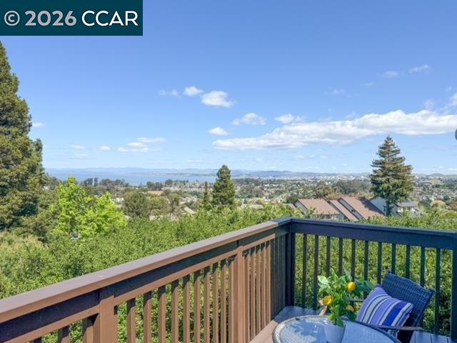 Detail Gallery Image 15 of 19 For 1310 Lewis Ln, Pinole,  CA 94564 - 4 Beds | 2/1 Baths