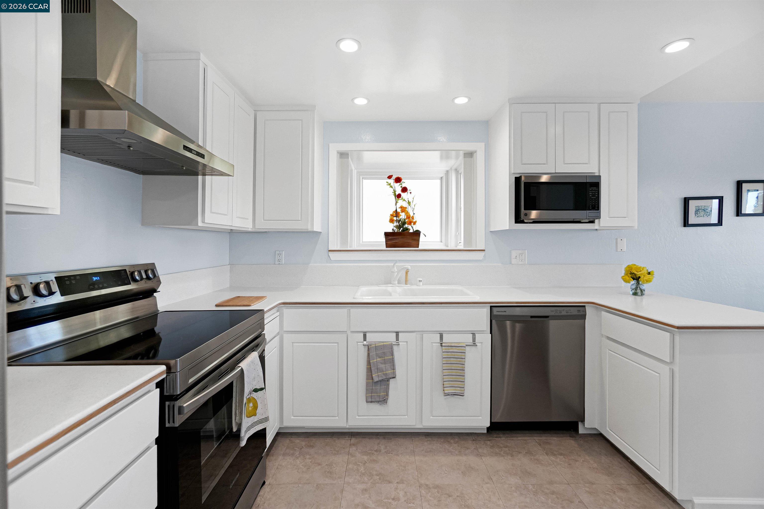 Detail Gallery Image 26 of 60 For 1310 Lewis Ln, Pinole,  CA 94564 - 4 Beds | 2/1 Baths