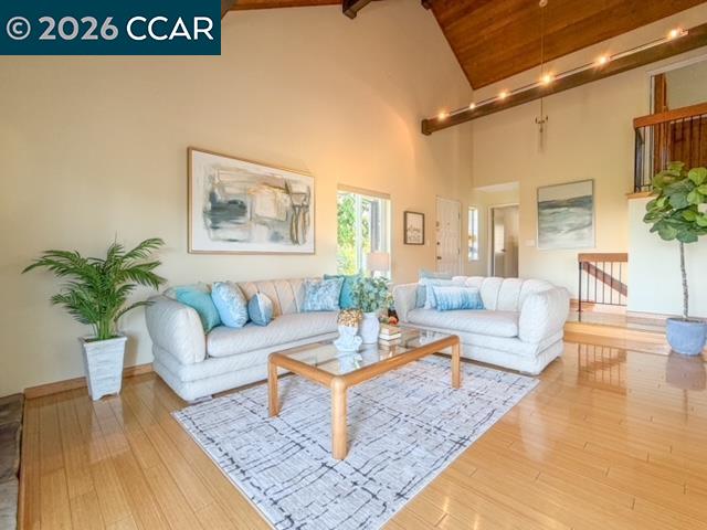 Detail Gallery Image 8 of 19 For 1310 Lewis Ln, Pinole,  CA 94564 - 4 Beds | 2/1 Baths