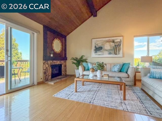 Detail Gallery Image 9 of 19 For 1310 Lewis Ln, Pinole,  CA 94564 - 4 Beds | 2/1 Baths