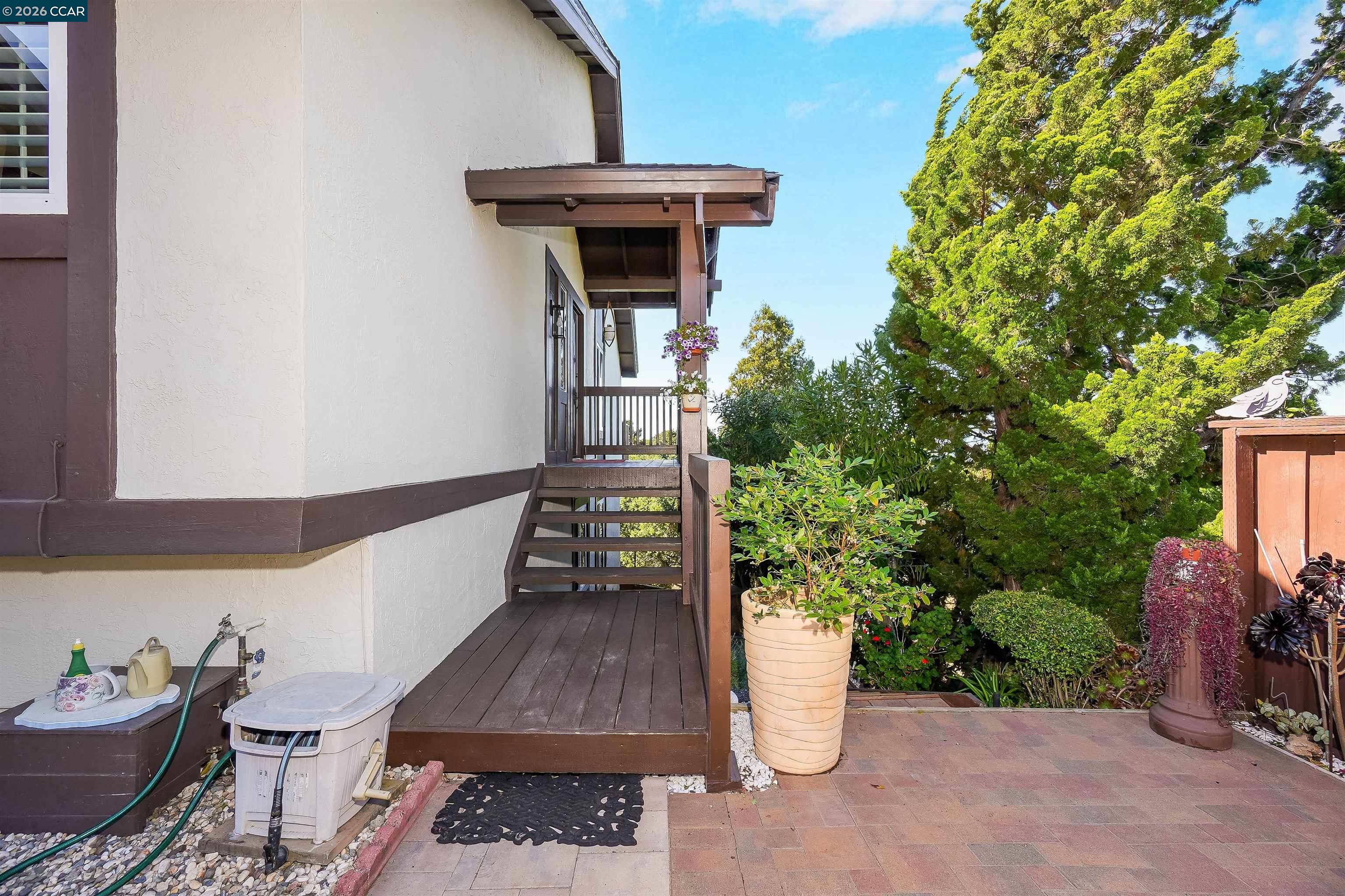 Detail Gallery Image 10 of 60 For 1310 Lewis Ln, Pinole,  CA 94564 - 4 Beds | 2/1 Baths