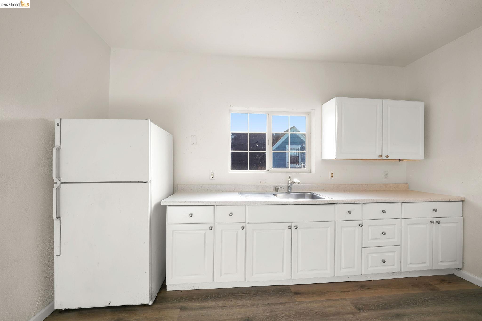 Detail Gallery Image 2 of 17 For 203 Bissell Ave #2,  Richmond,  CA 94801 - 4 Beds | 2 Baths